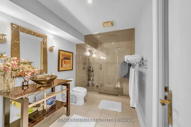 384 Kennedy St, Aurora 5