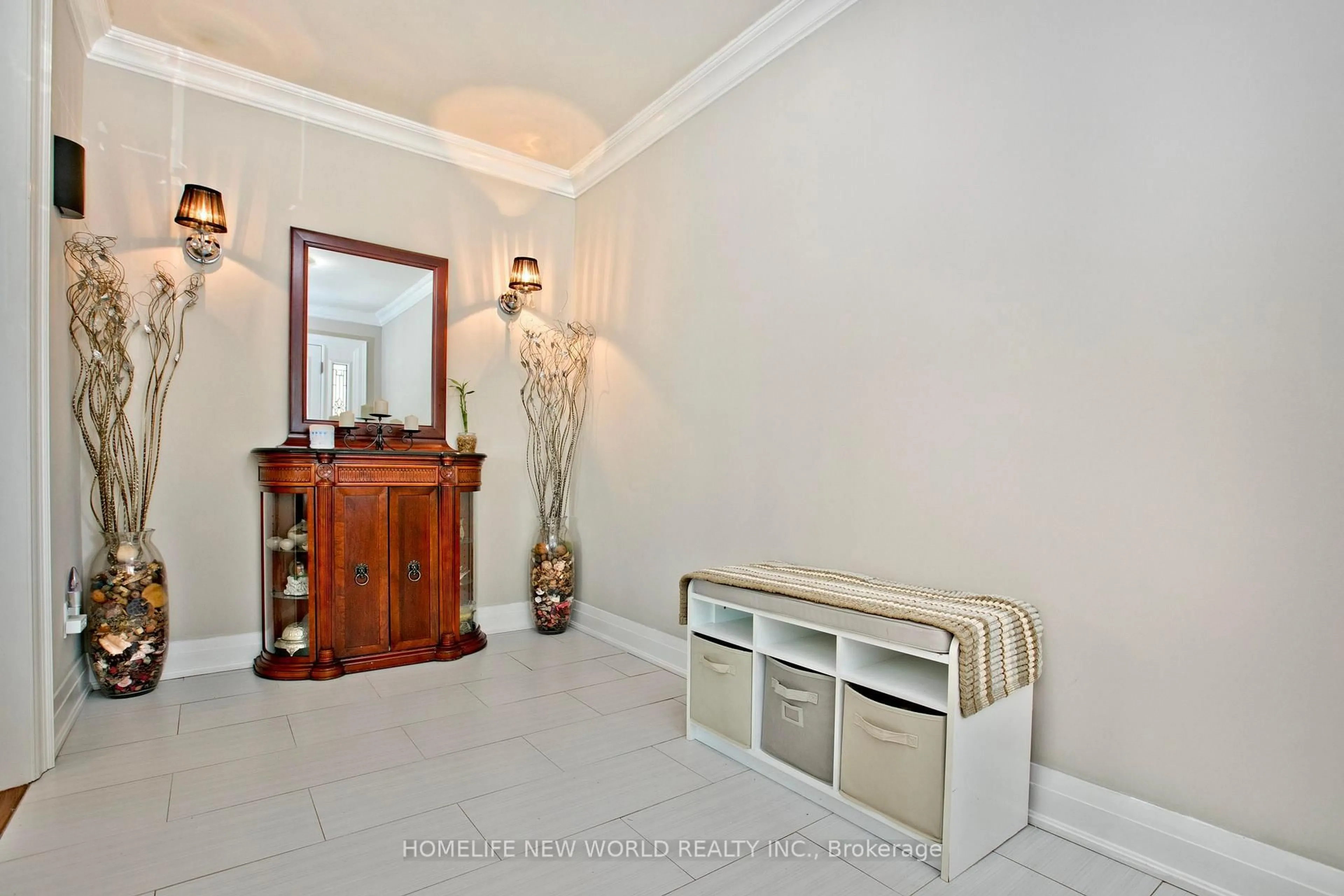 Indoor entryway for 12377 Ninth Line, Whitchurch-Stouffville Ontario L4A 1C2
