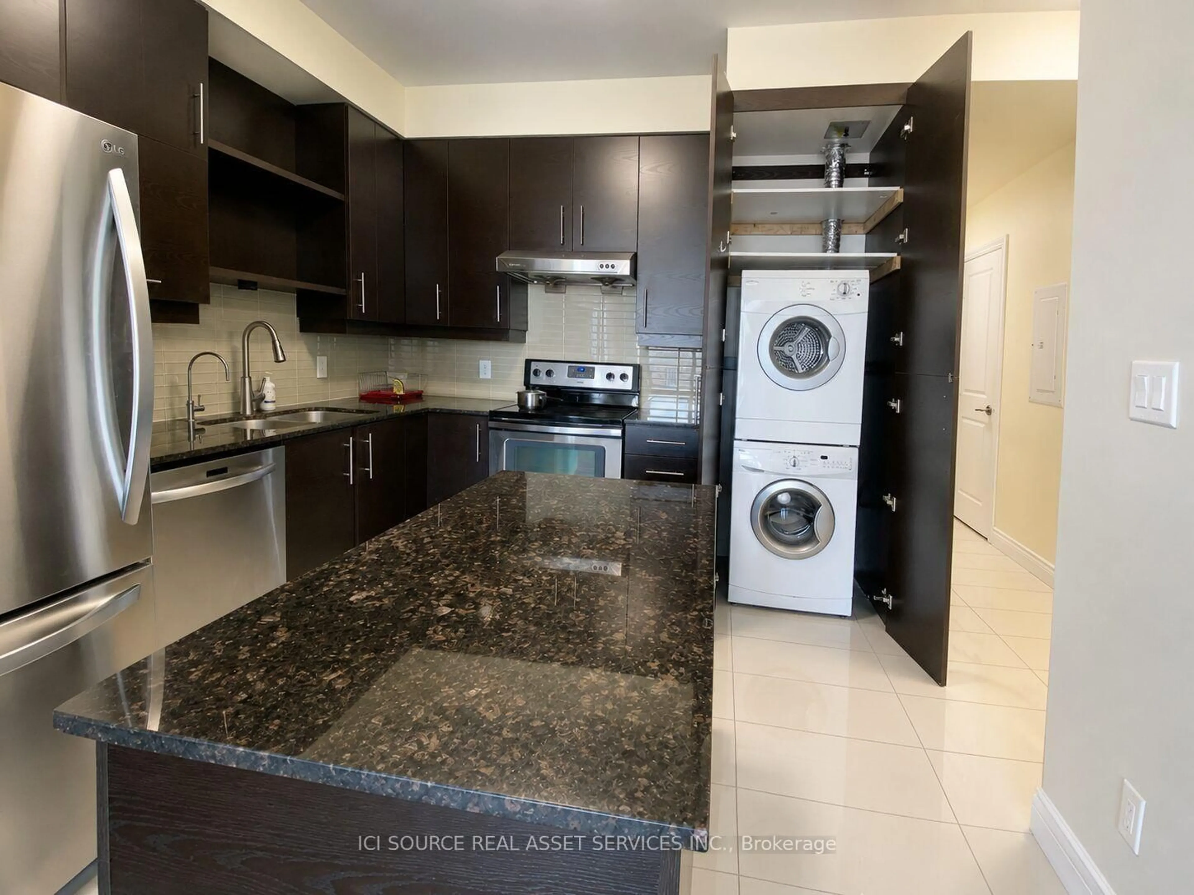 Standard kitchen, ceramic/tile floor for 277 South Park Rd #920, Markham Ontario L3T 0B8