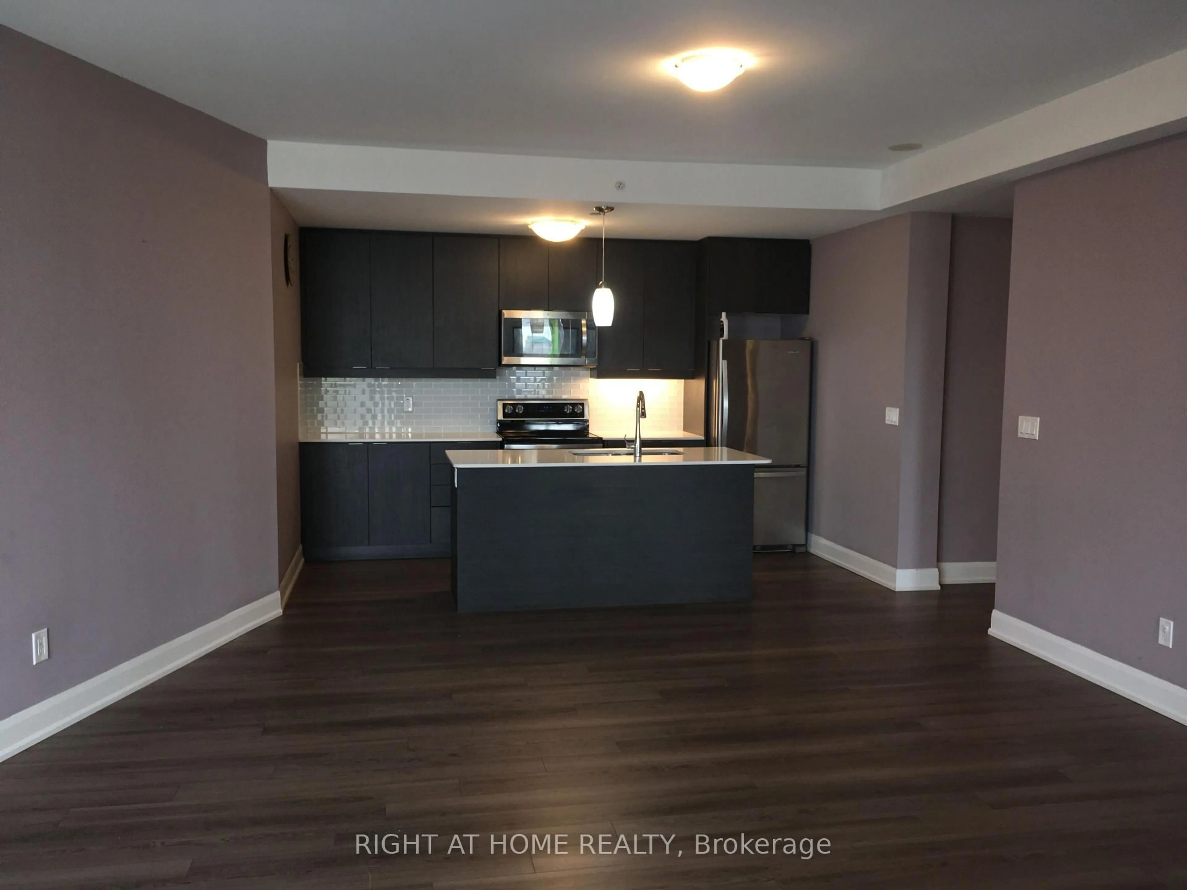 Unknown for 2910 Highway No, 7 Rd #312, Vaughan Ontario L4K 0H8