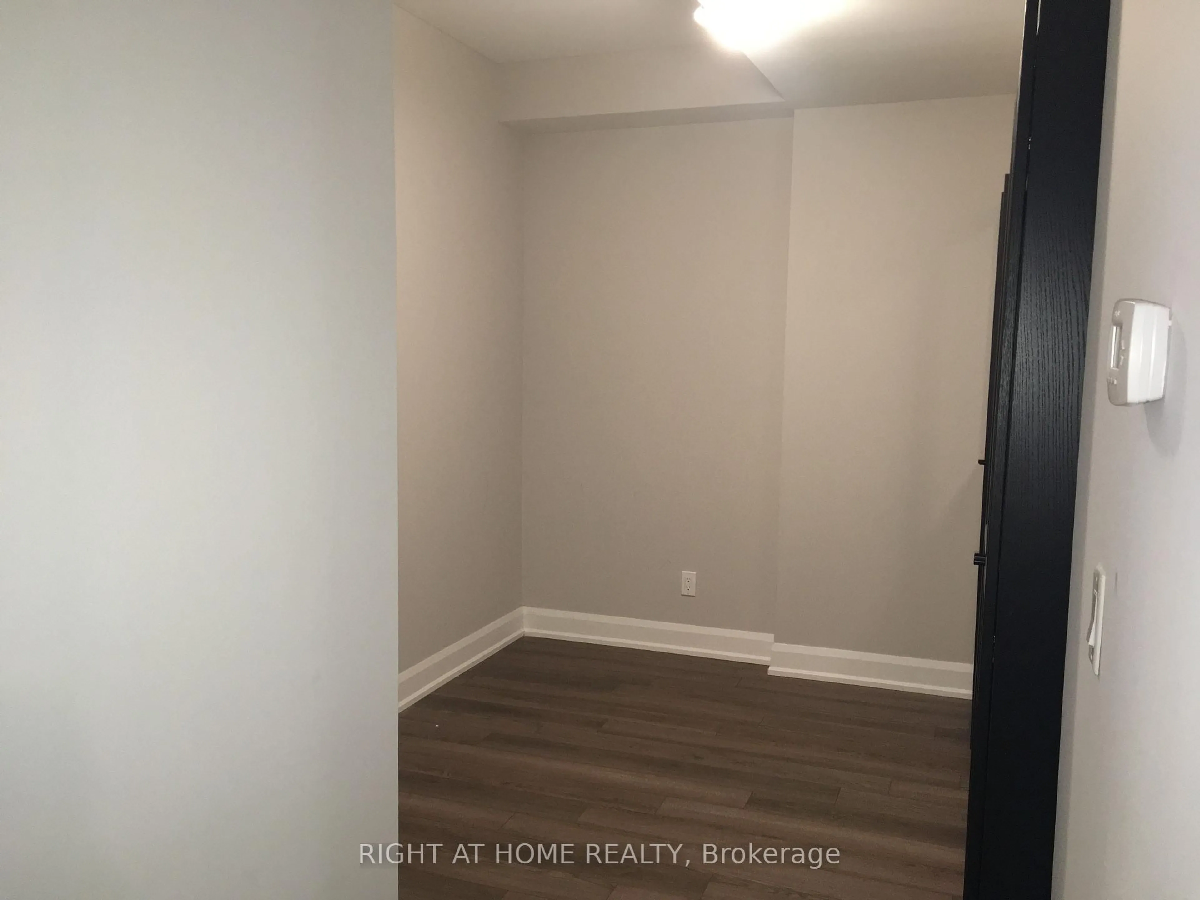 A pic of a room for 2910 Highway No, 7 Rd #312, Vaughan Ontario L4K 0H8