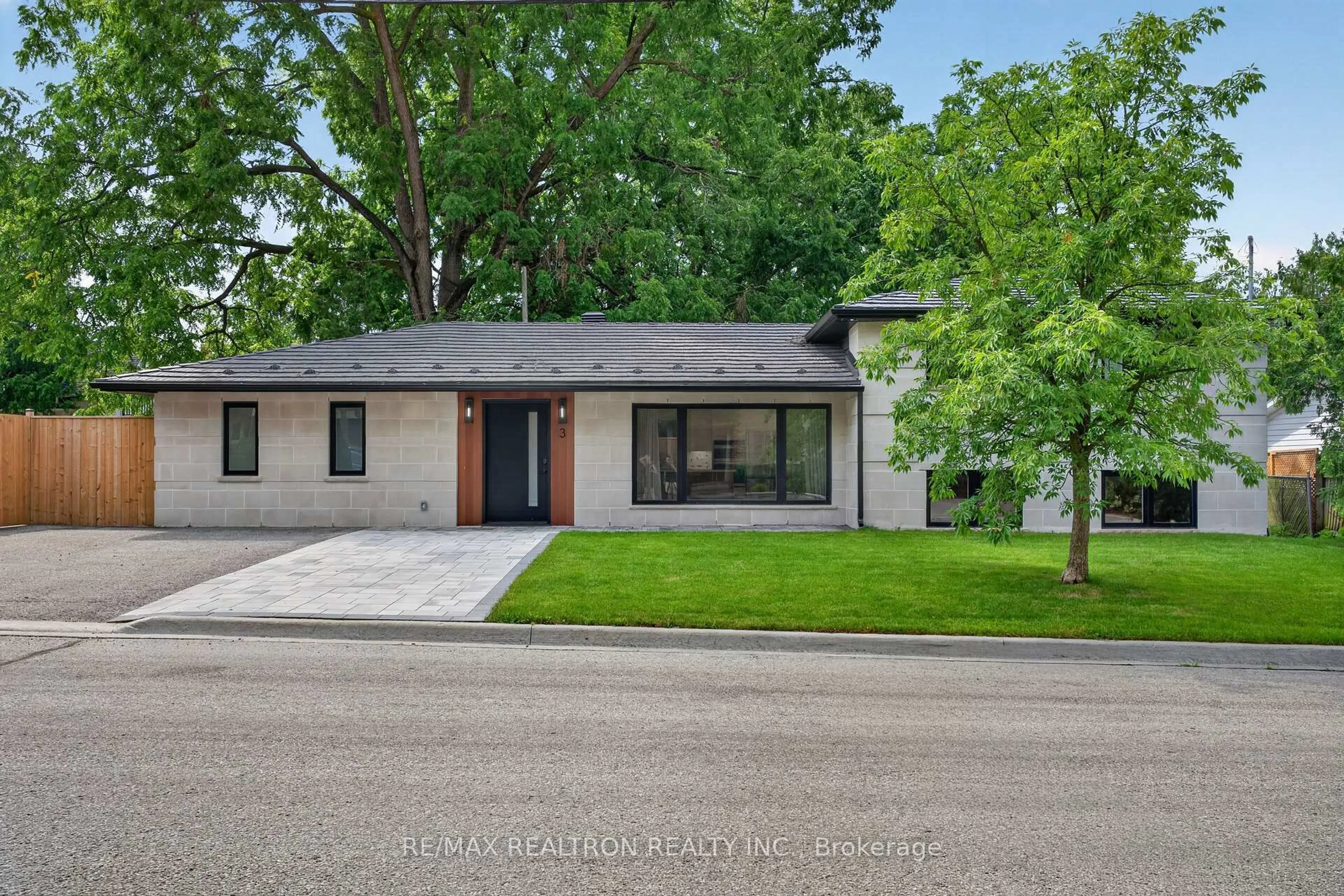 Home with brick exterior material, street for 3 Reuben St, Aurora Ontario L4G 2M1