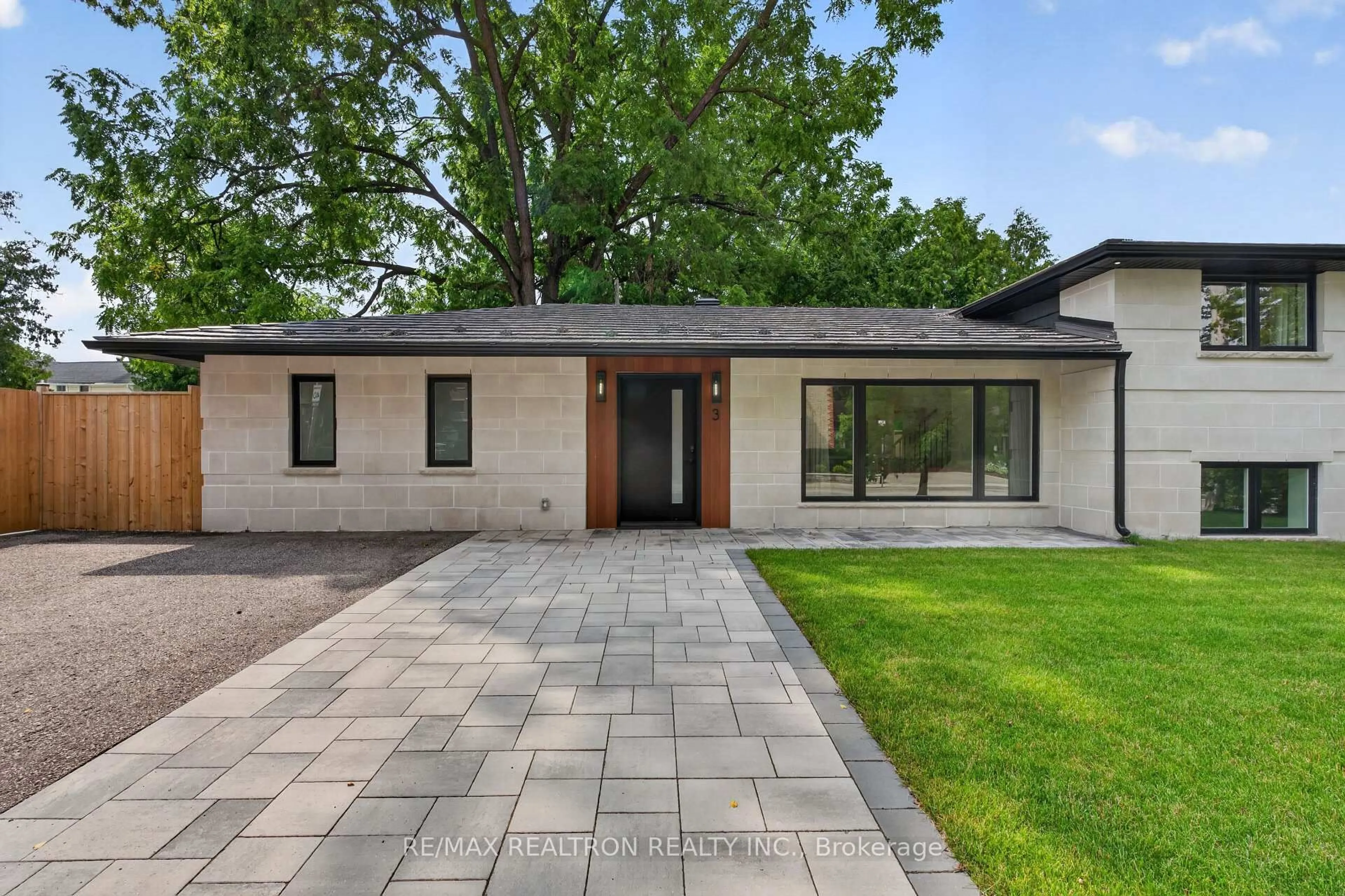 Home with brick exterior material, street for 3 Reuben St, Aurora Ontario L4G 2M1