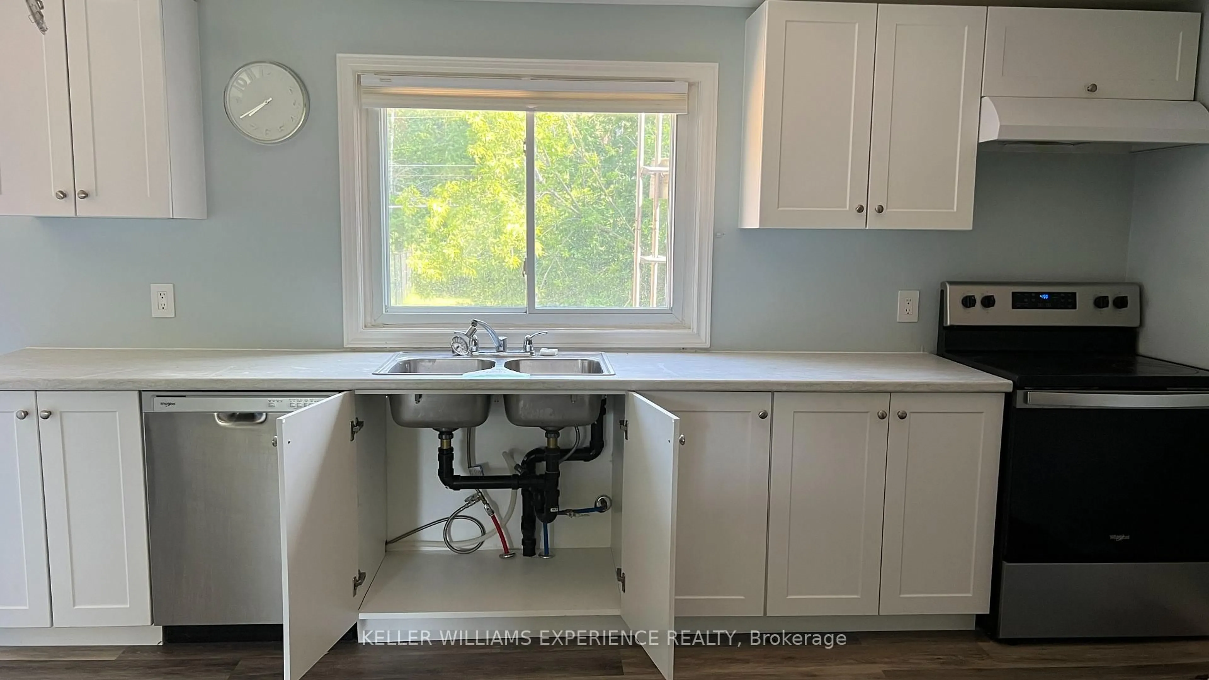 Standard kitchen, unknown for 228 CINDY Lane #6, Essa Ontario L0M 1B0
