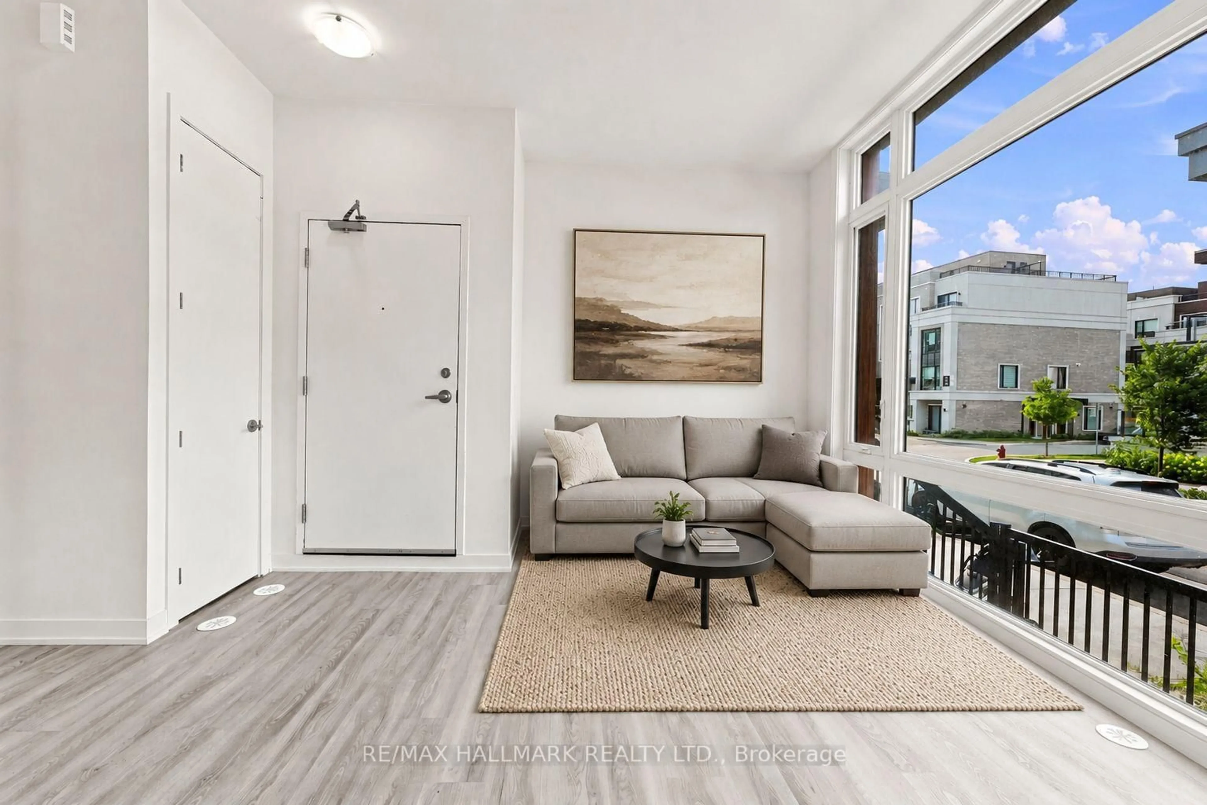 Living room with furniture, unknown for 11 David Eyer Rd #1508, Richmond Hill Ontario L4S 0N4