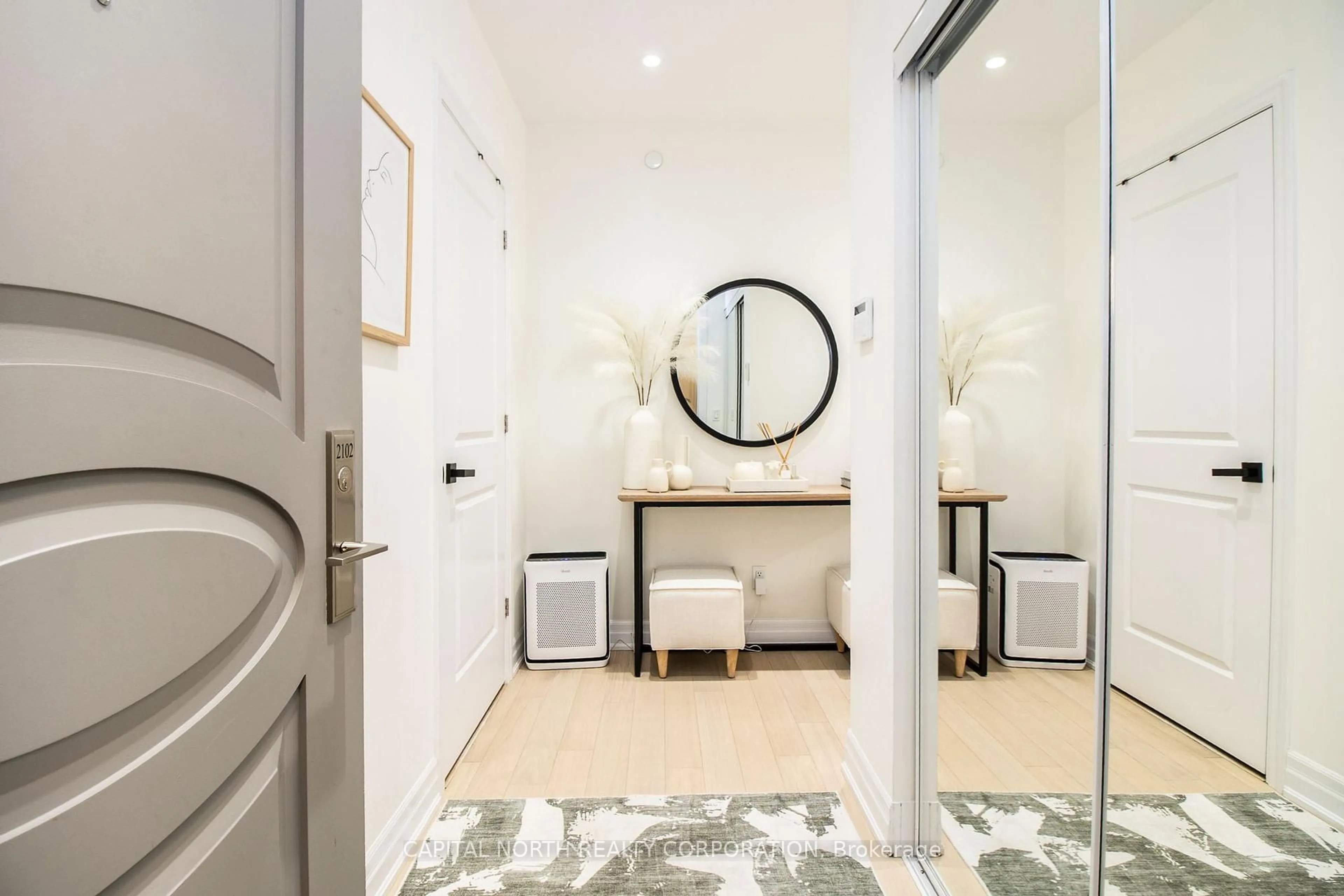 Contemporary bathroom, ceramic/tile floor for 9075 Jane St #2102, Vaughan Ontario L4K 0L7