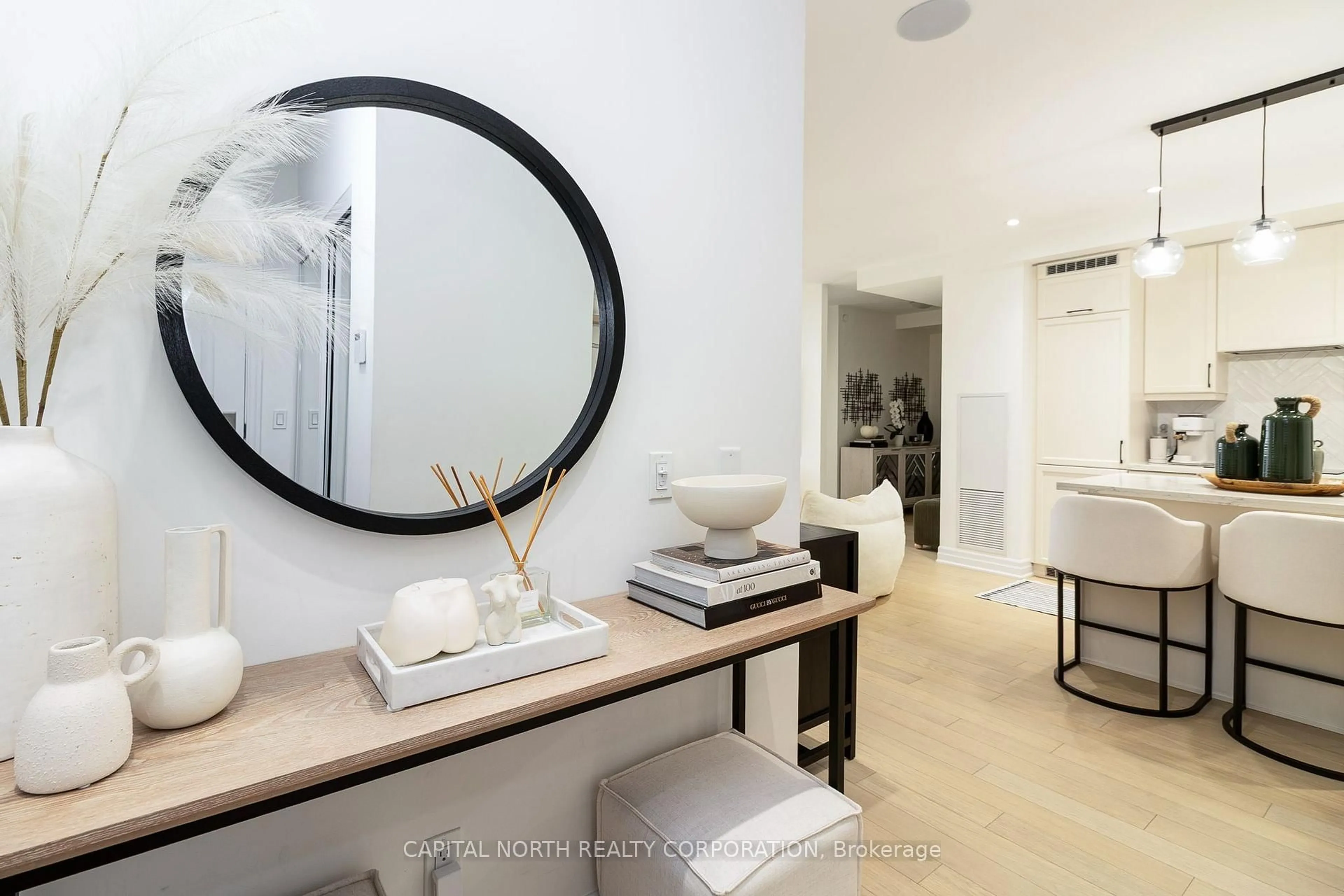 Indoor entryway for 9075 Jane St #2102, Vaughan Ontario L4K 0L7