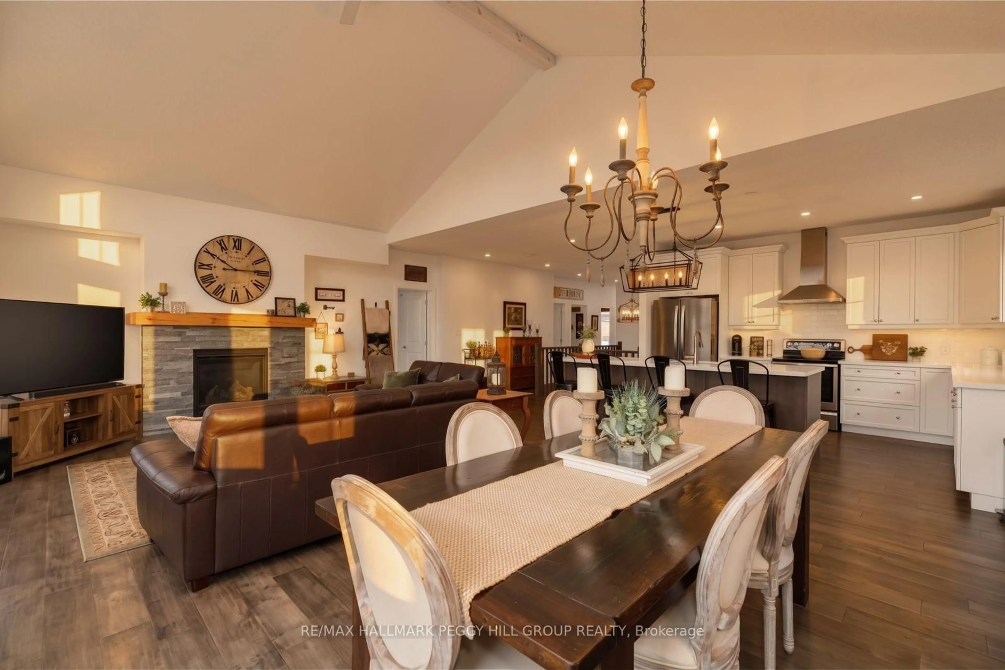 Open concept kitchen, unknown for 2967 Earl St, Innisfil Ontario L9S 3E2