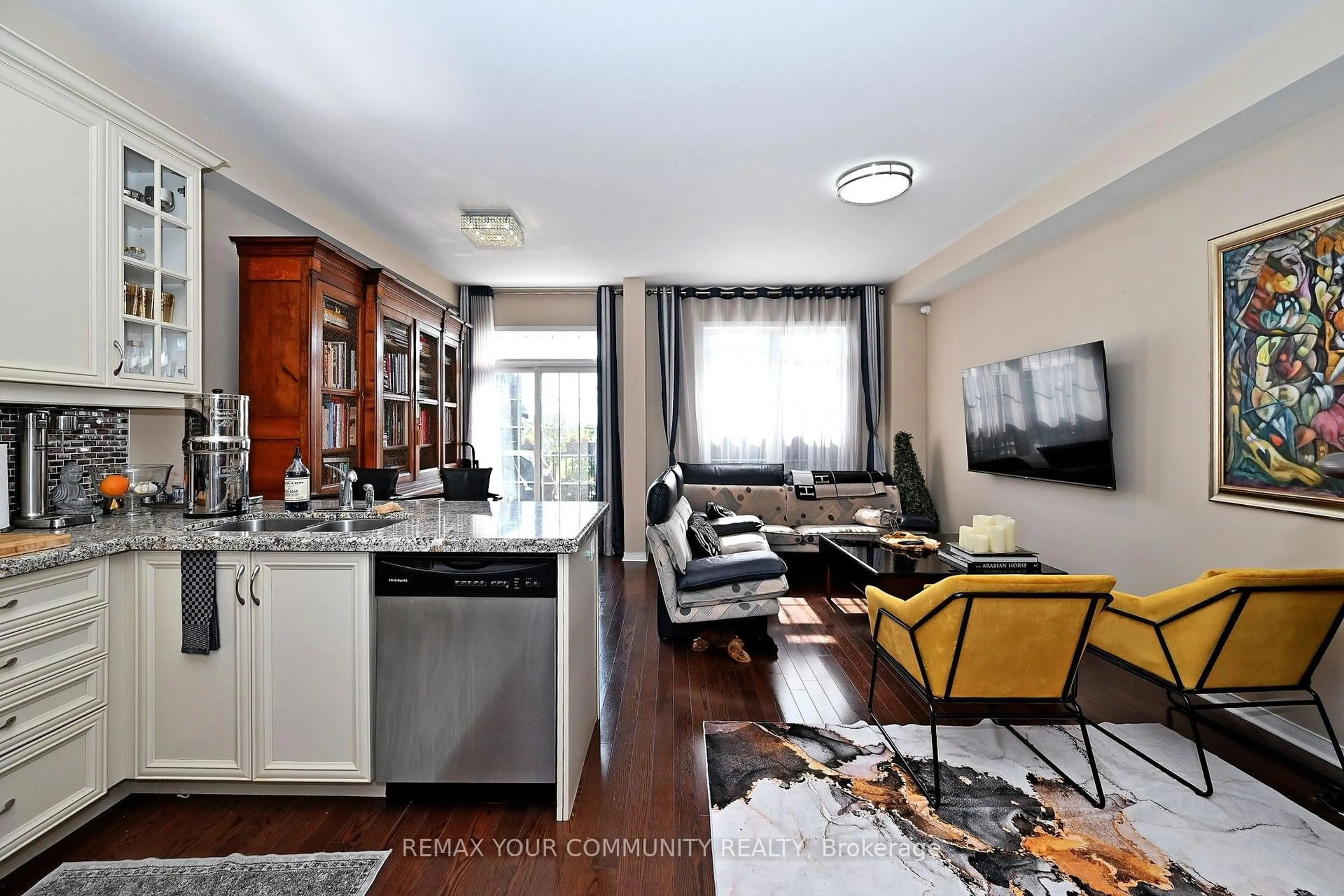 Open concept kitchen, unknown for 30 Spruce Pine Cres, Vaughan Ontario L6A 4T3