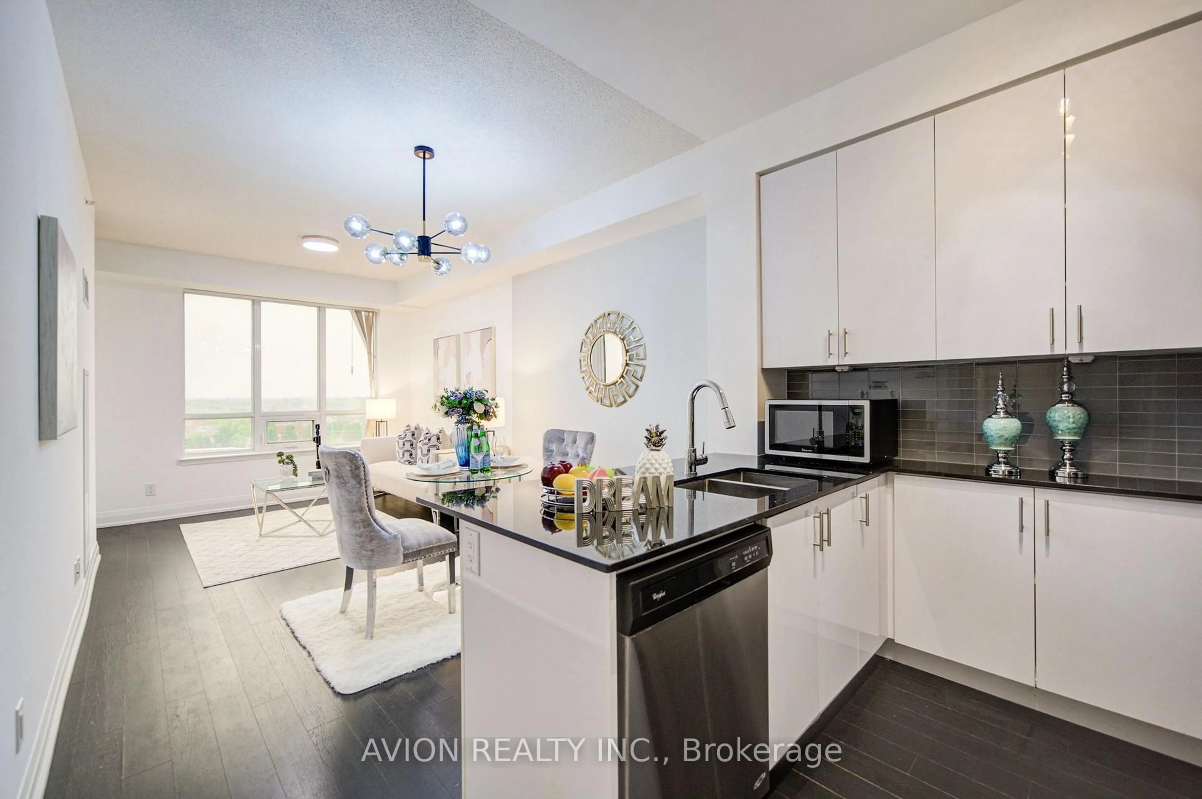 Open concept kitchen, ceramic/tile floor for 9582 Markham Rd #907, Markham Ontario L6E 0T4