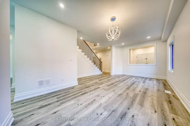 49 Sandham Cres, Markham 2