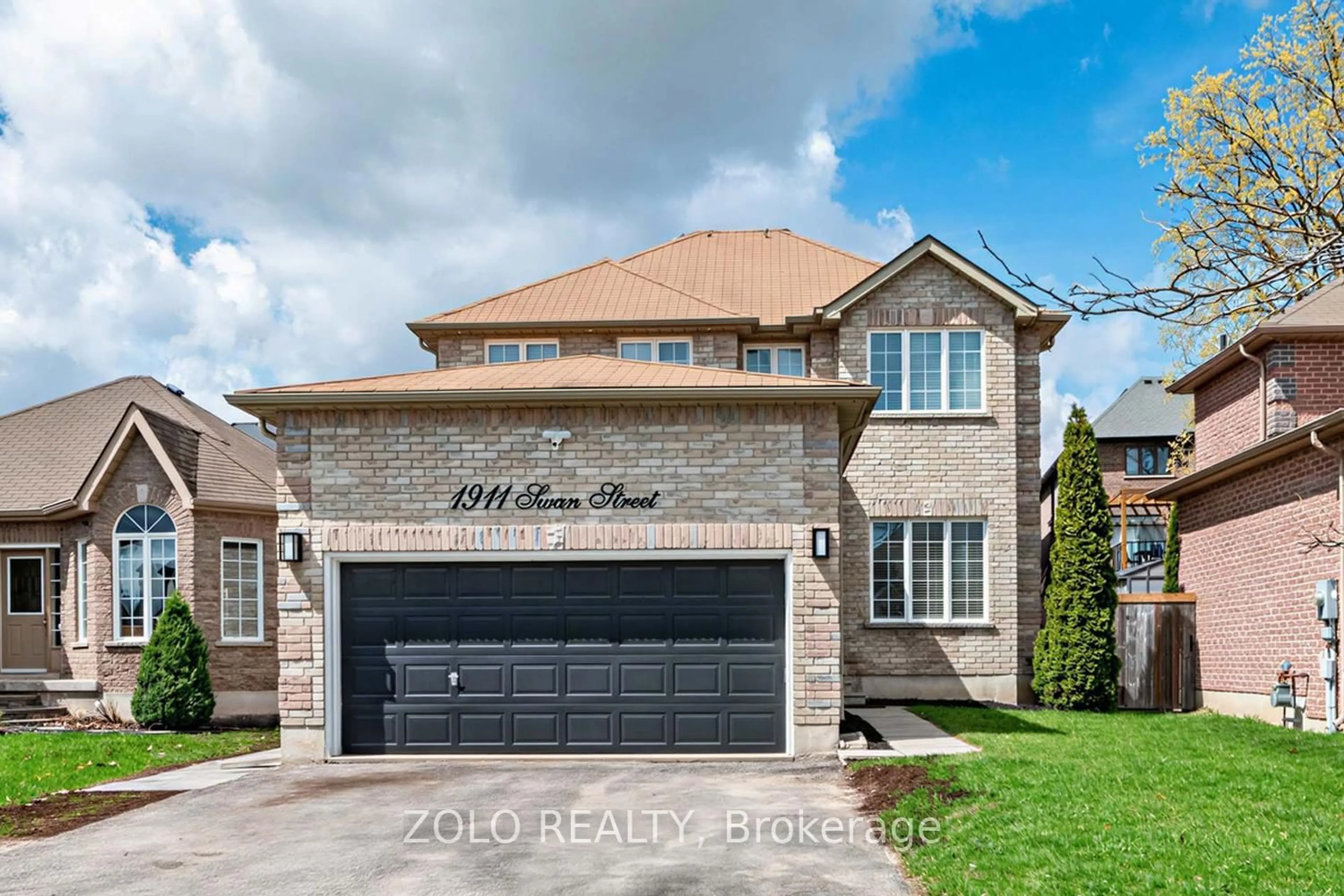 Home with brick exterior material, street for 1911 Swan St, Innisfil Ontario L9S 0B3