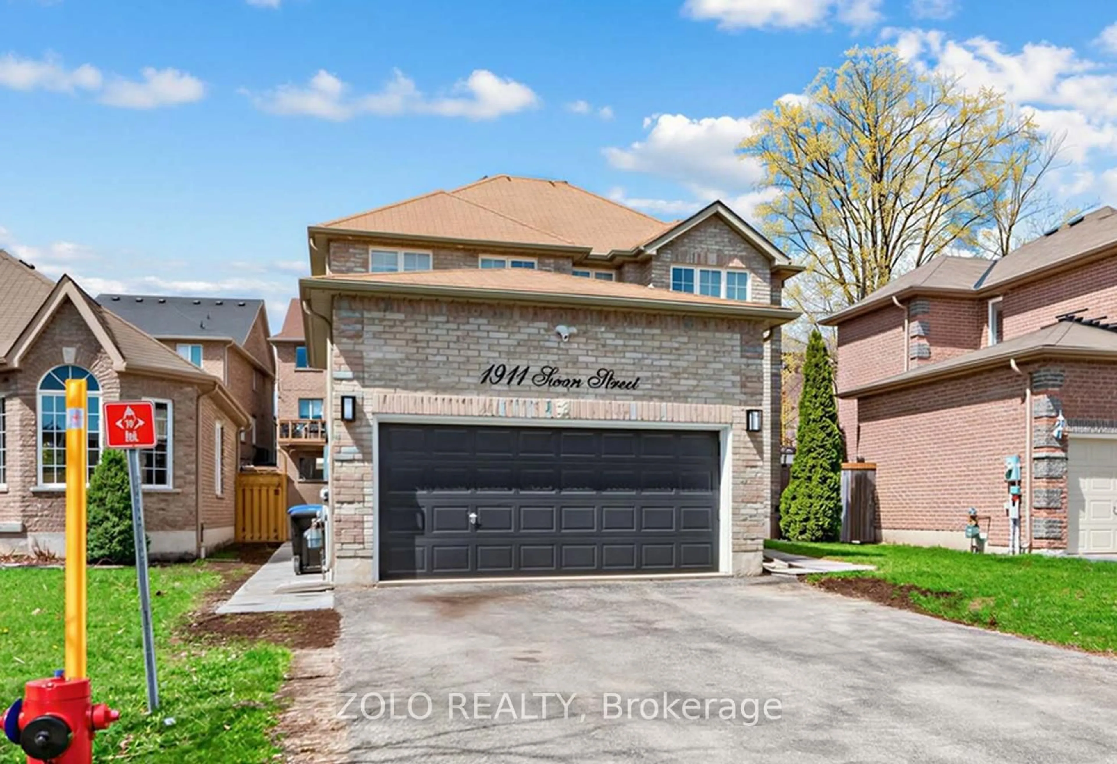 Home with brick exterior material, street for 1911 Swan St, Innisfil Ontario L9S 0B3