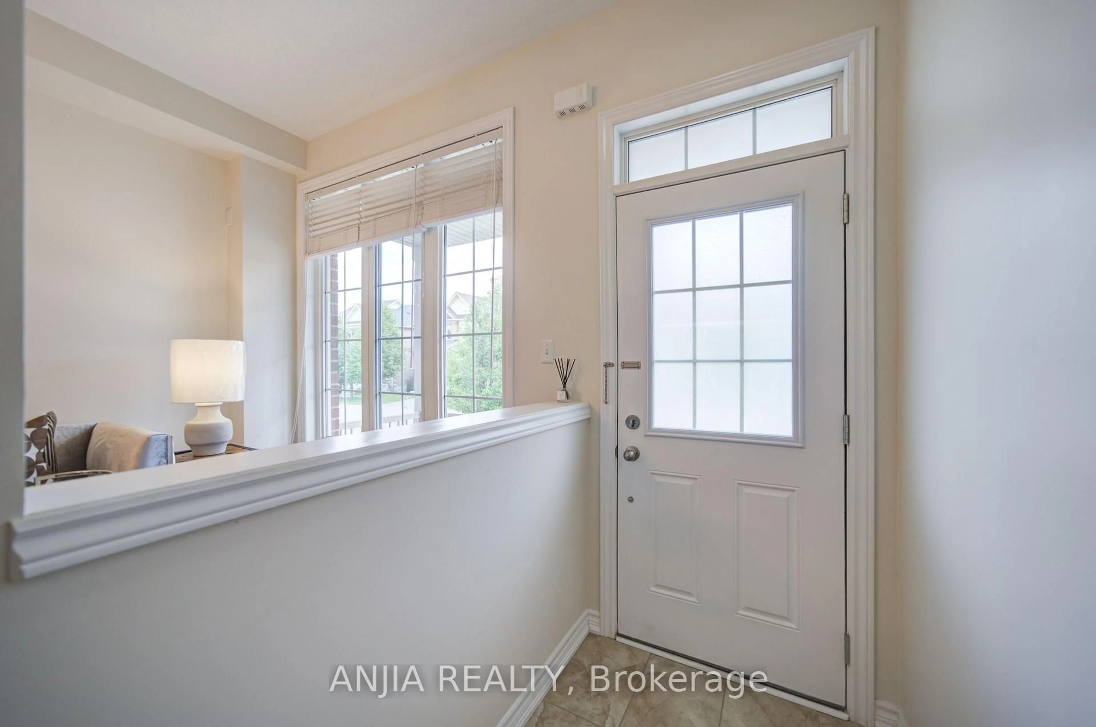 Indoor entryway for 92 Carolina Rose Cres, Markham Ontario L6E 0J6