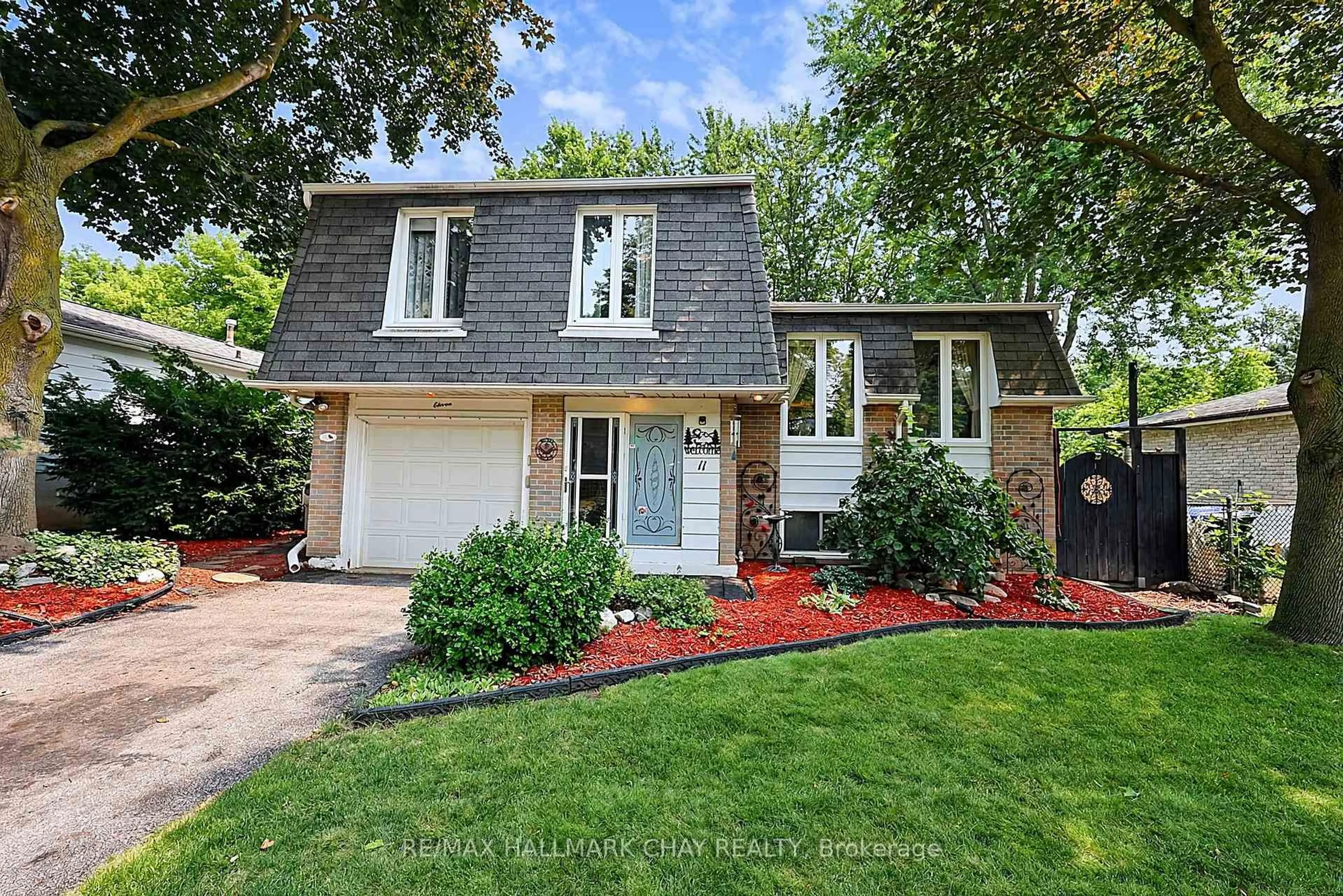 Home with vinyl exterior material, street for 11 Second St, New Tecumseth Ontario L0G 1A0