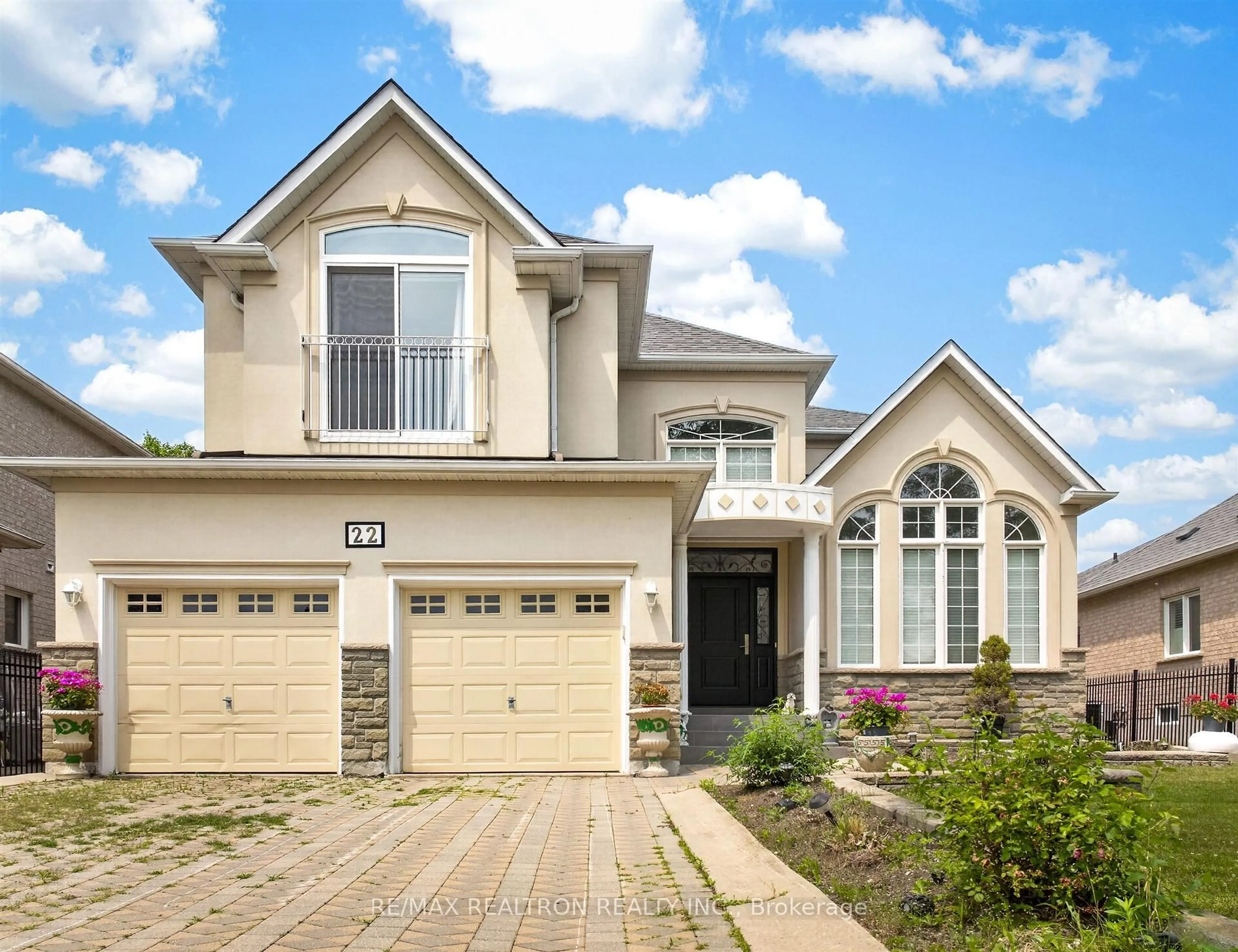 Home with brick exterior material, street for 22 Queensborough Crt, Richmond Hill Ontario L4E 4E4