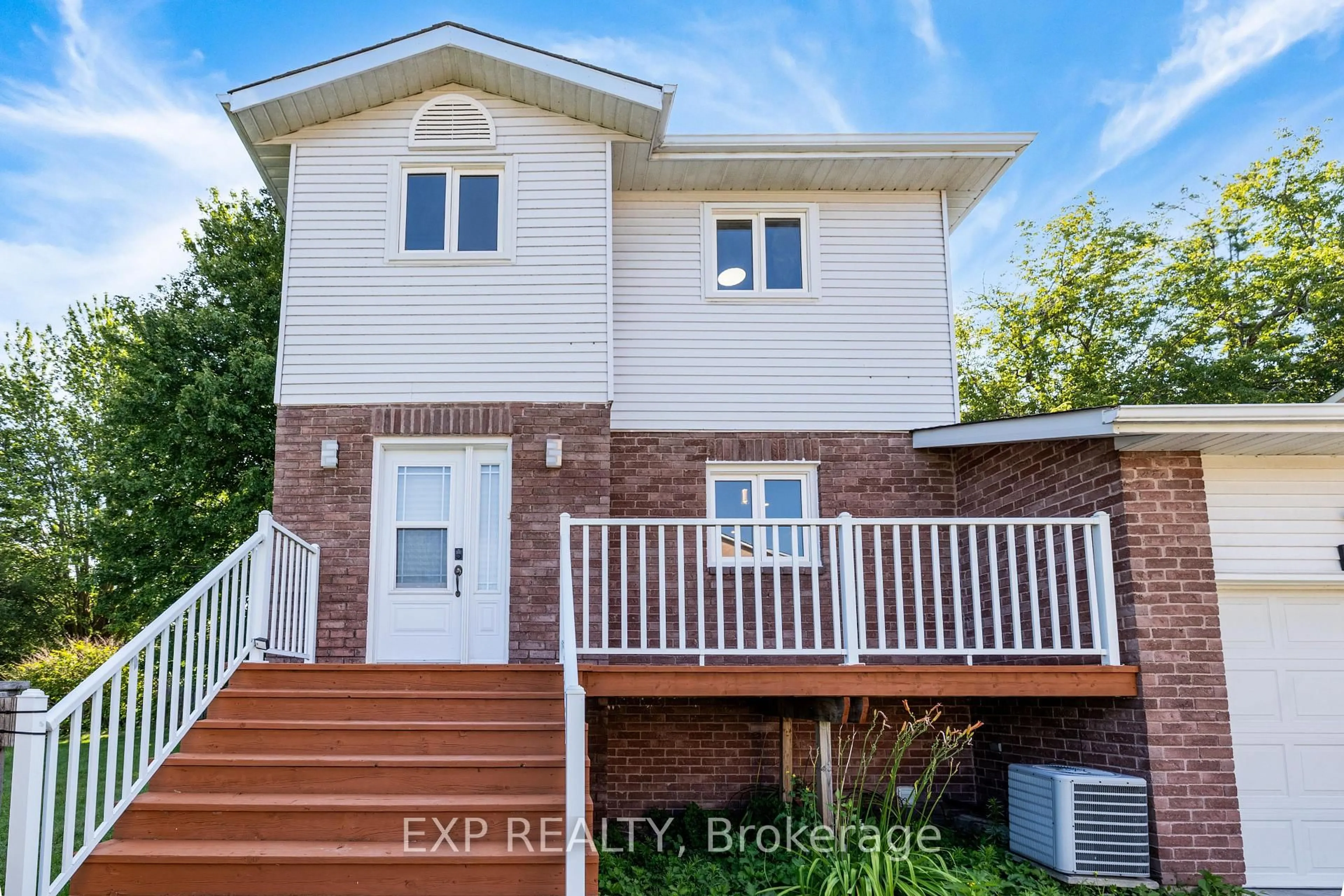 Home with brick exterior material, building for 41 Hodgins Ave, Georgina Ontario L4P 3N1