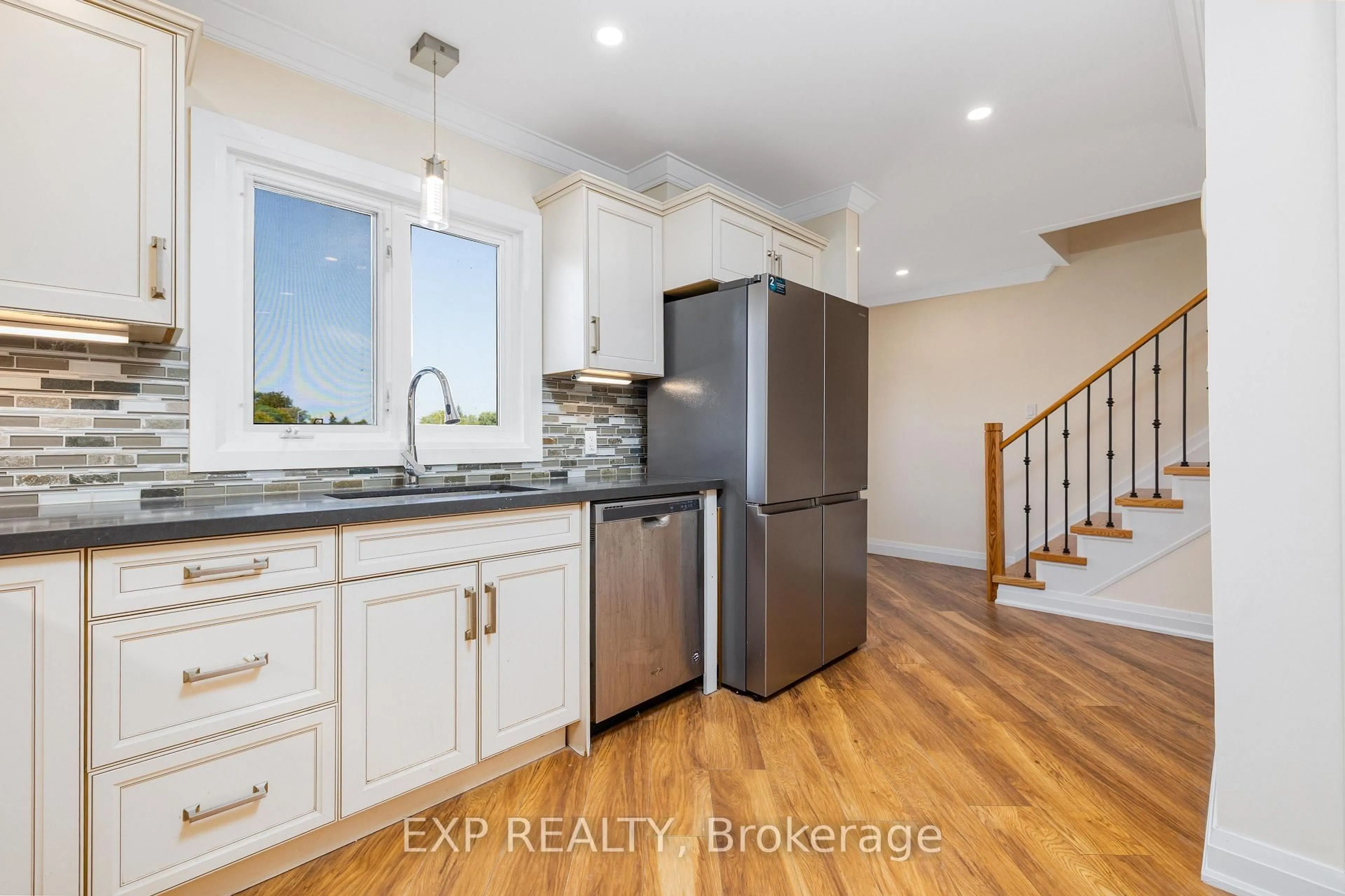 Open concept kitchen, unknown for 41 Hodgins Ave, Georgina Ontario L4P 3N1