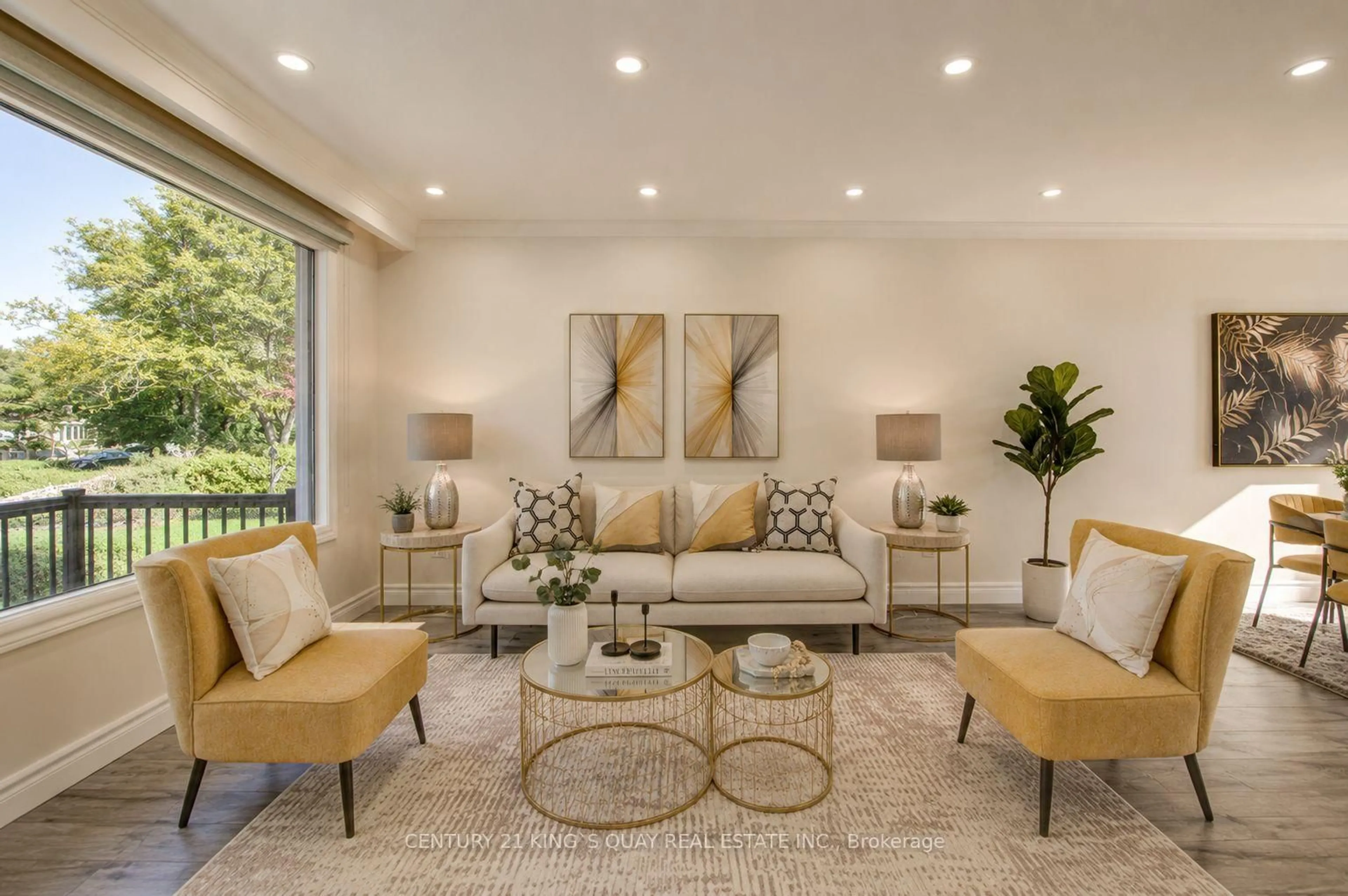 Living room with furniture, unknown for 176 Felix Rd, Richmond Hill Ontario L4C 3M9