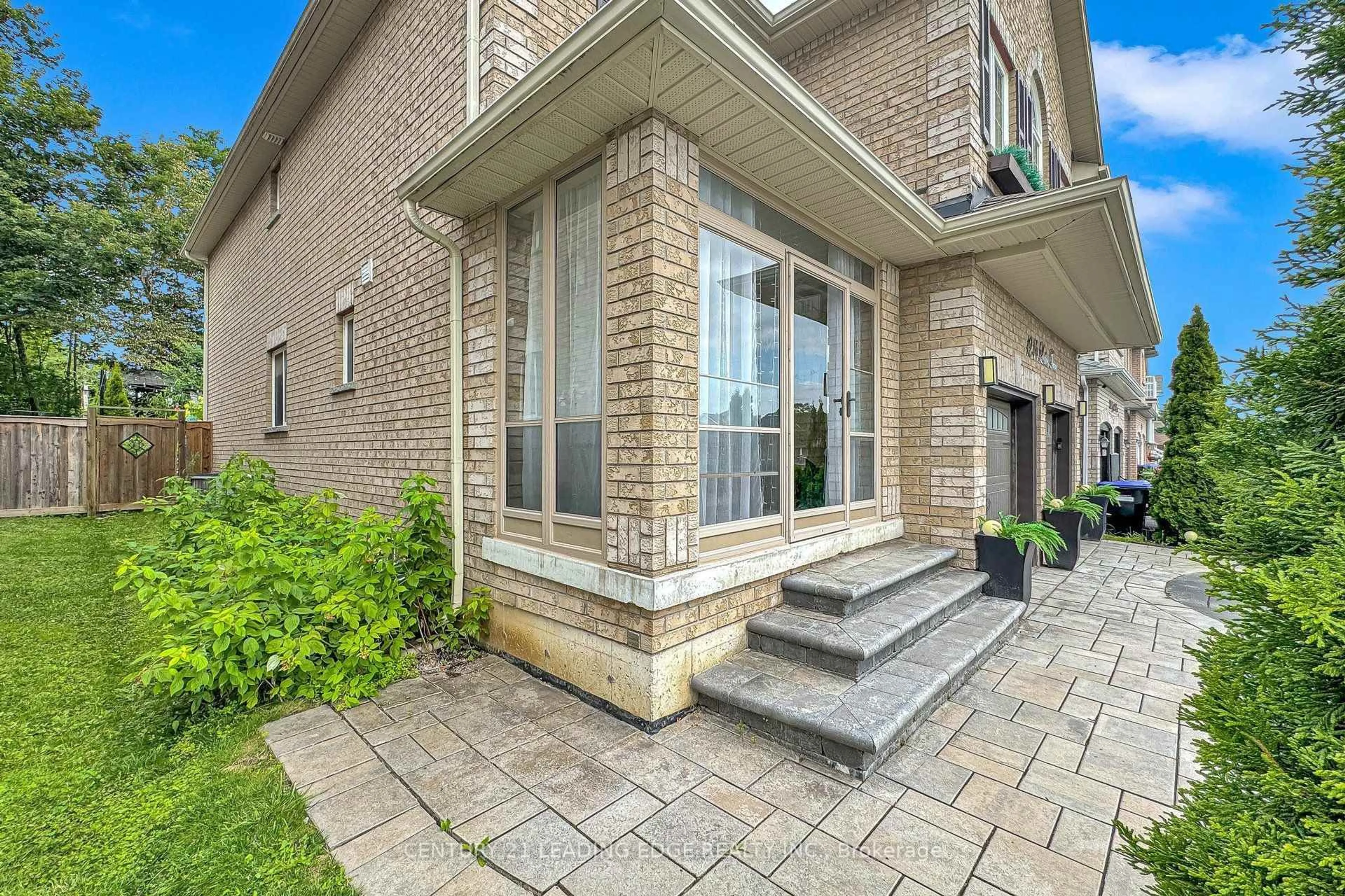 Home with brick exterior material, street for 1246 Leslie Dr, Innisfil Ontario L9S 0G3