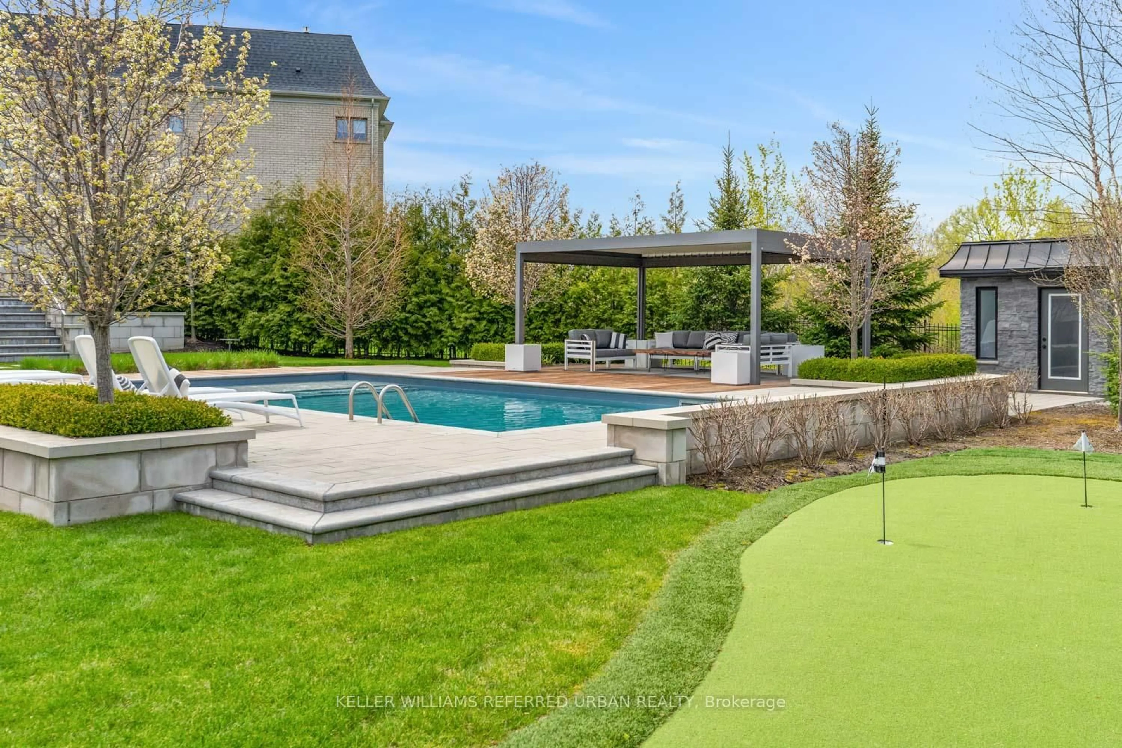 Pool for 61 Ria Crt, King Ontario L7B 0N5