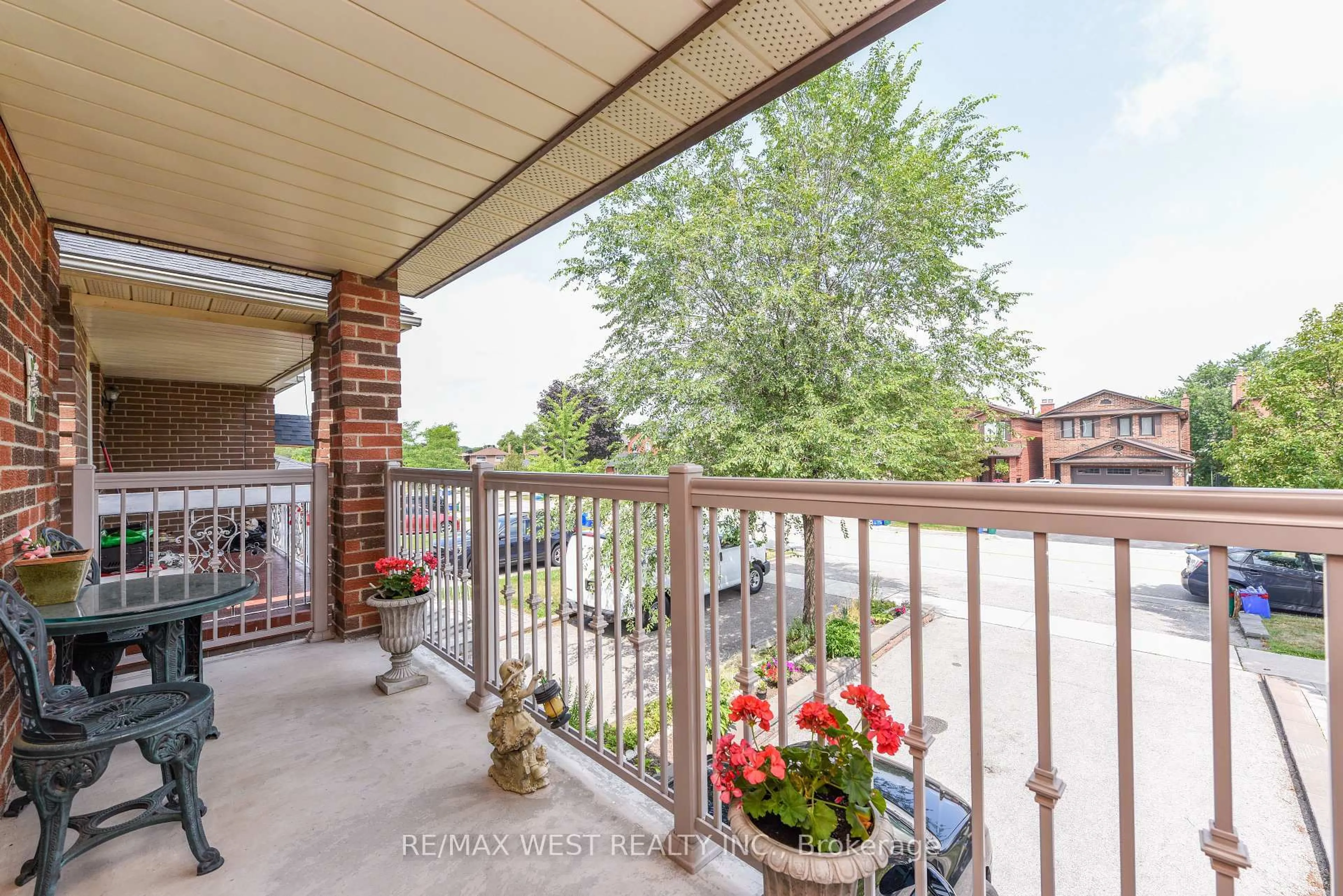 Patio, water/lake/river/ocean view for 181 Misty Meadow Dr, Vaughan Ontario L4L 3V6