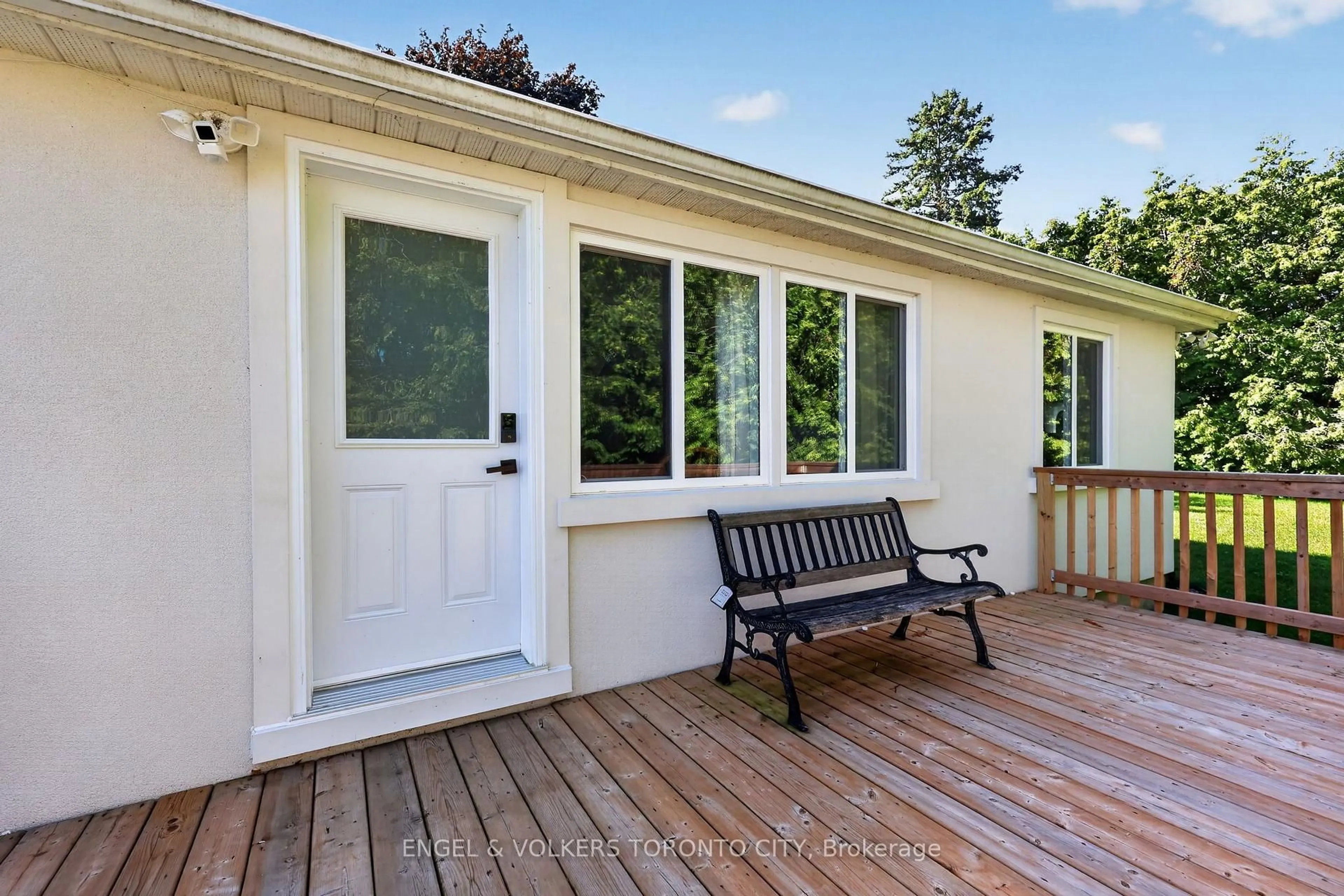 Home with vinyl exterior material, unknown for 1108 Trombley St, Innisfil Ontario L0L 1W0