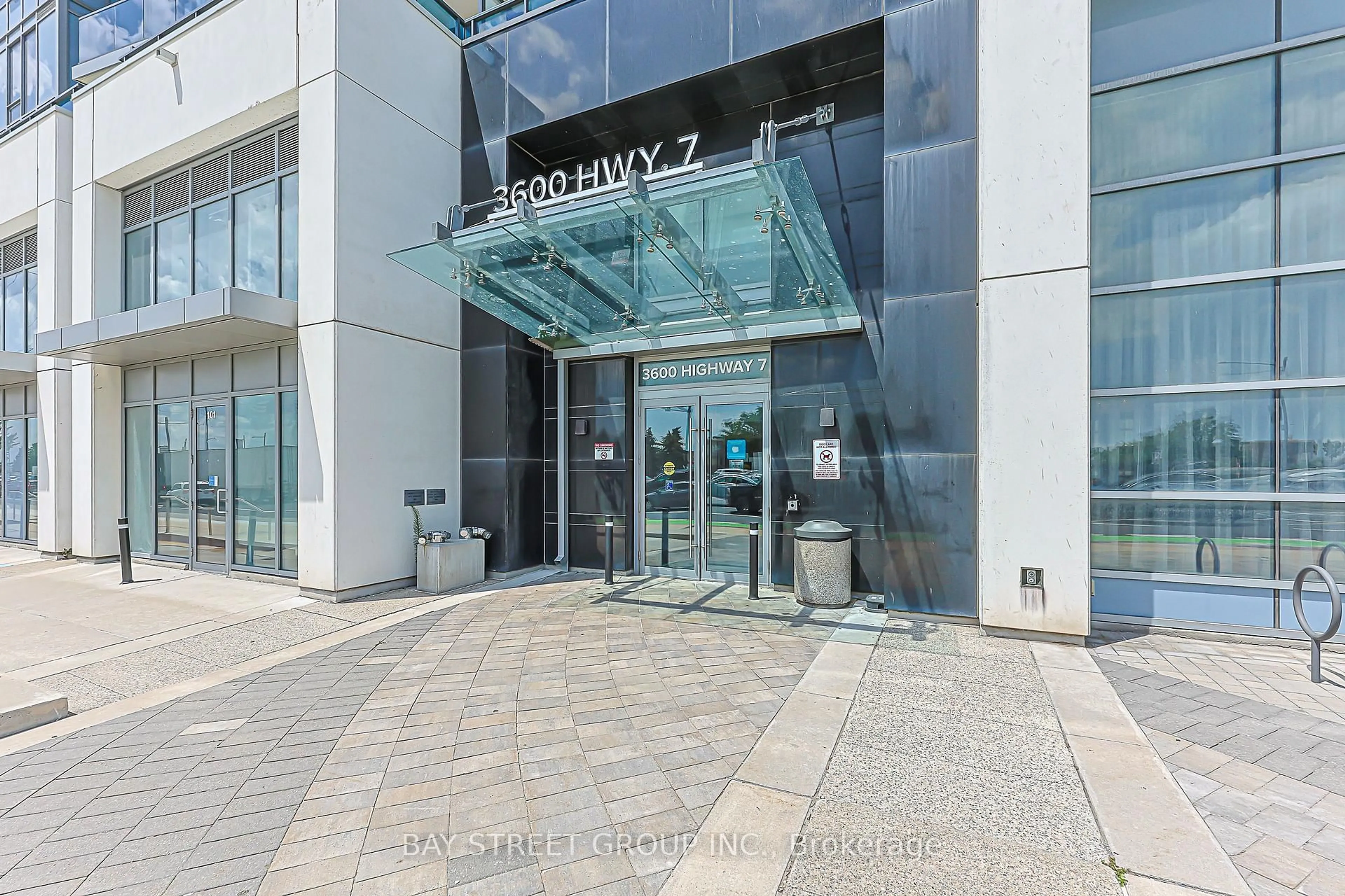 Indoor foyer for 3600 Highway 7 Rd #603, Vaughan Ontario L4L 0G7