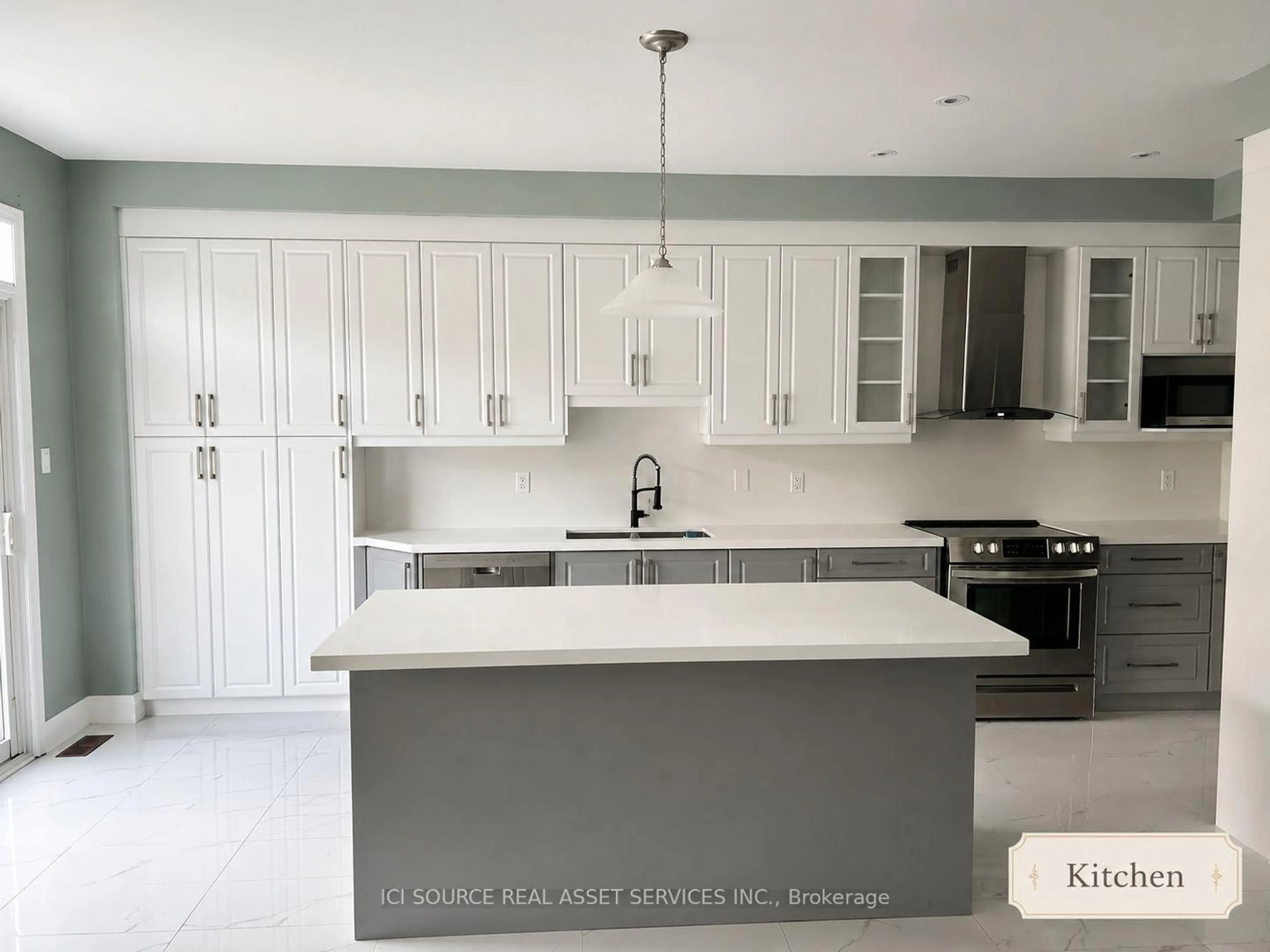 Open concept kitchen, ceramic/tile floor for 22 Castleview Cres, Markham Ontario L6C 3C2