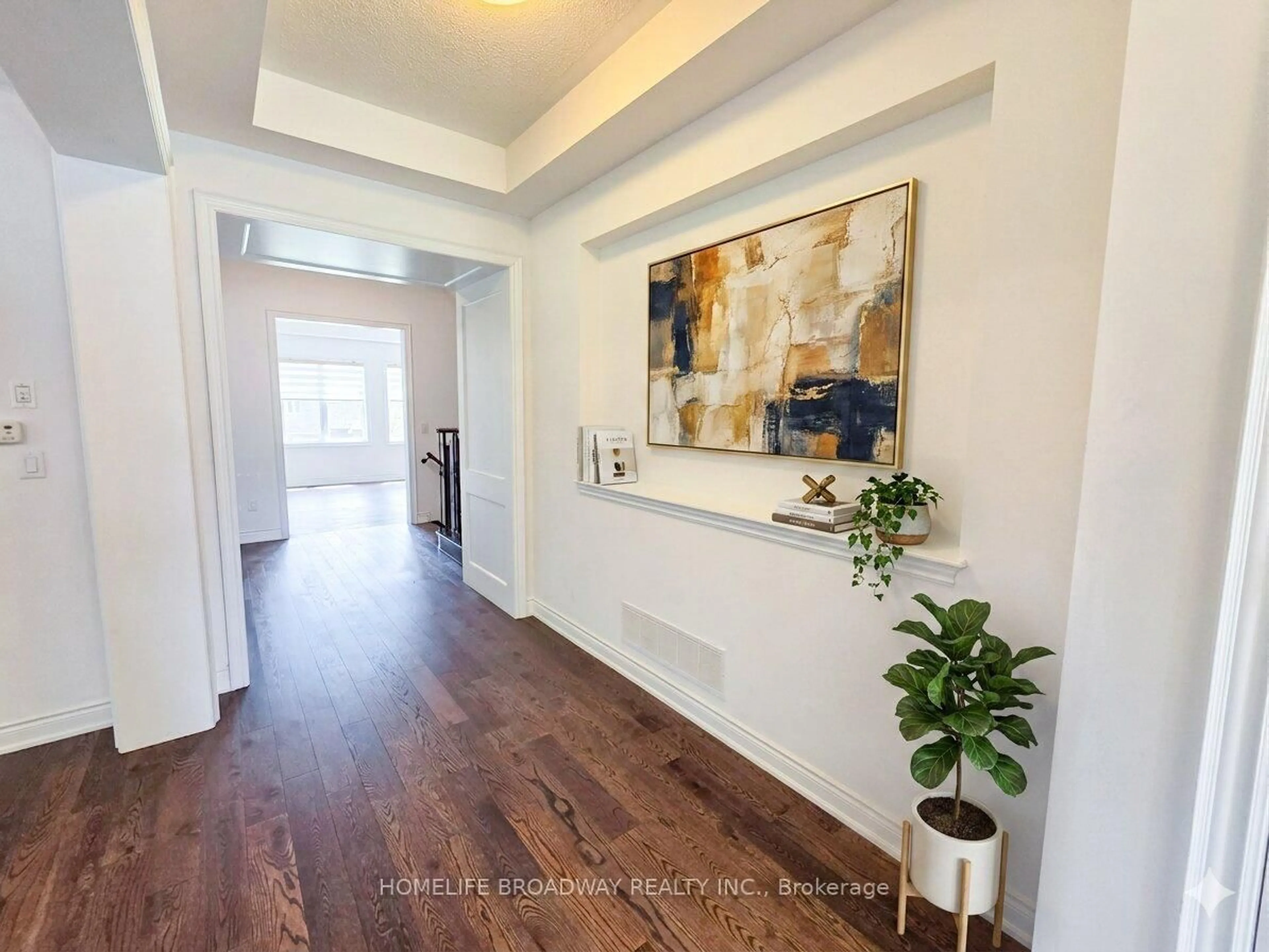 Indoor entryway for 525 Elgin Mills Rd, Richmond Hill Ontario L4C 4M3