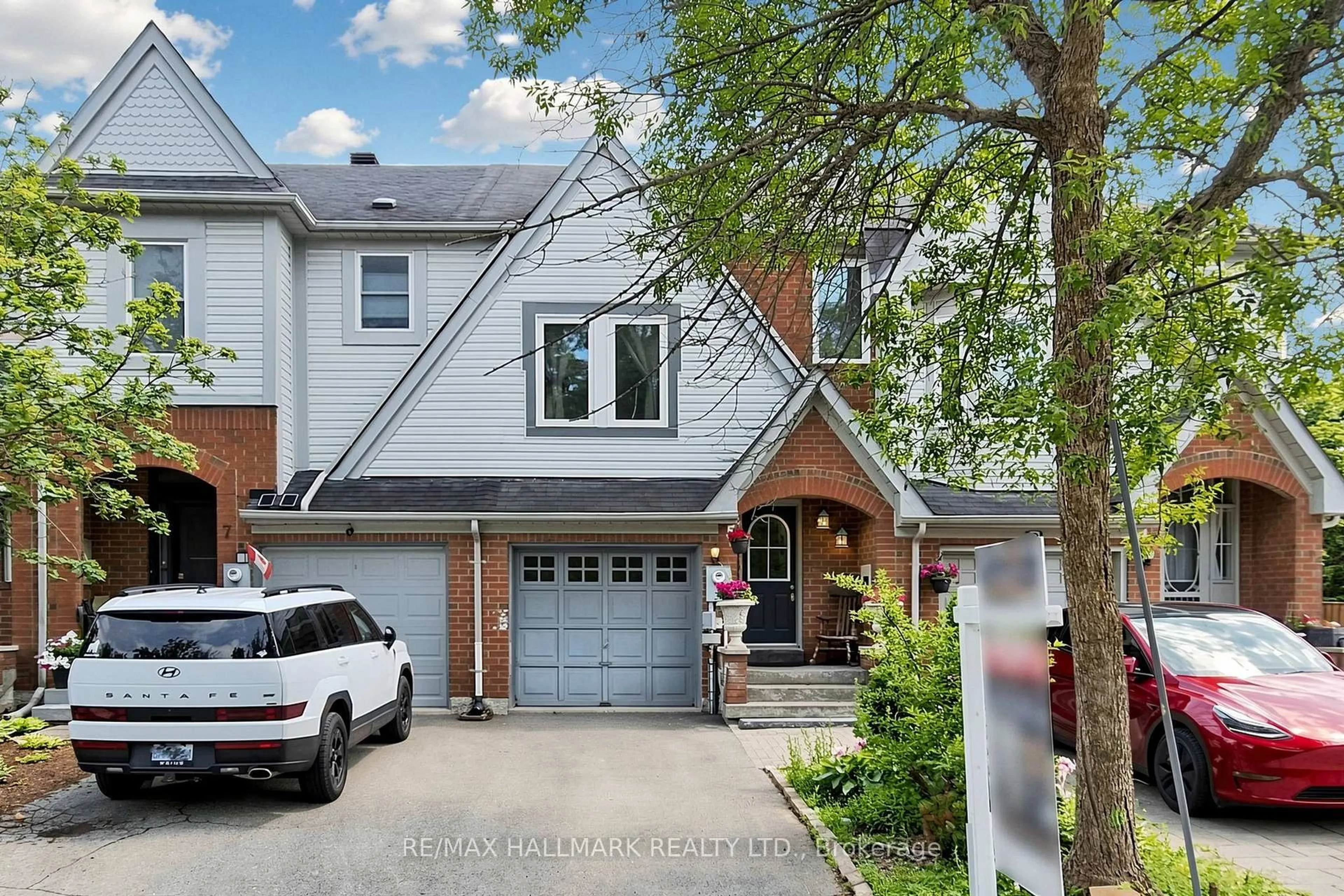 Home with brick exterior material, street for 5 Evelyn Buck Lane, Aurora Ontario L4G 7H9