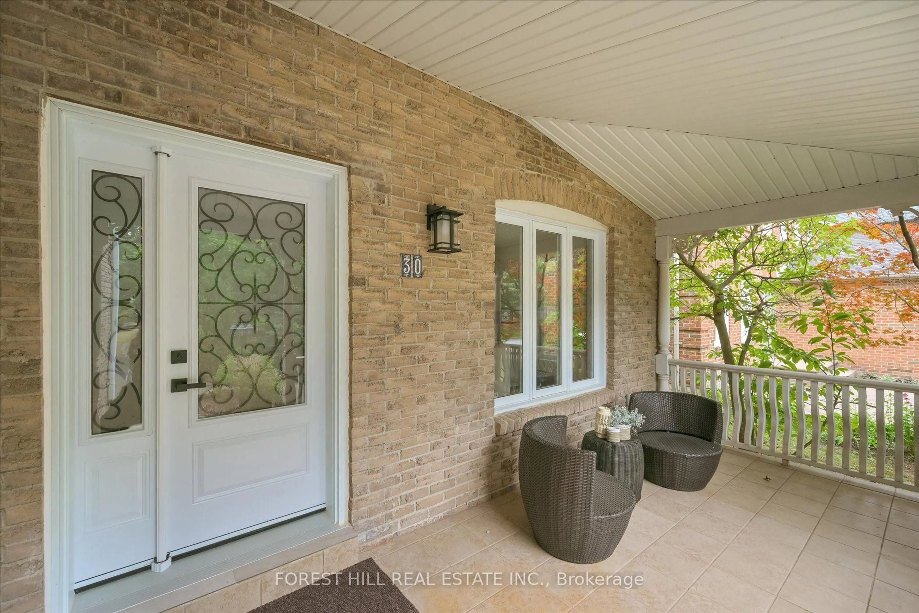 Indoor entryway for 30 Pennock Cres, Markham Ontario L3R 3M4