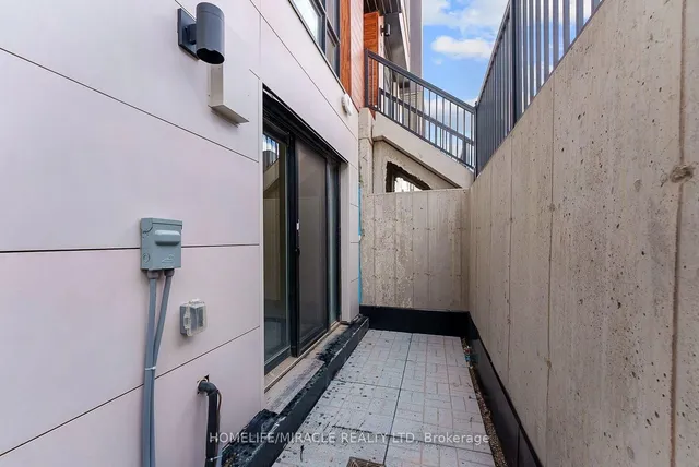 5 Steckley House Lane #TH704, Richmond Hill 4