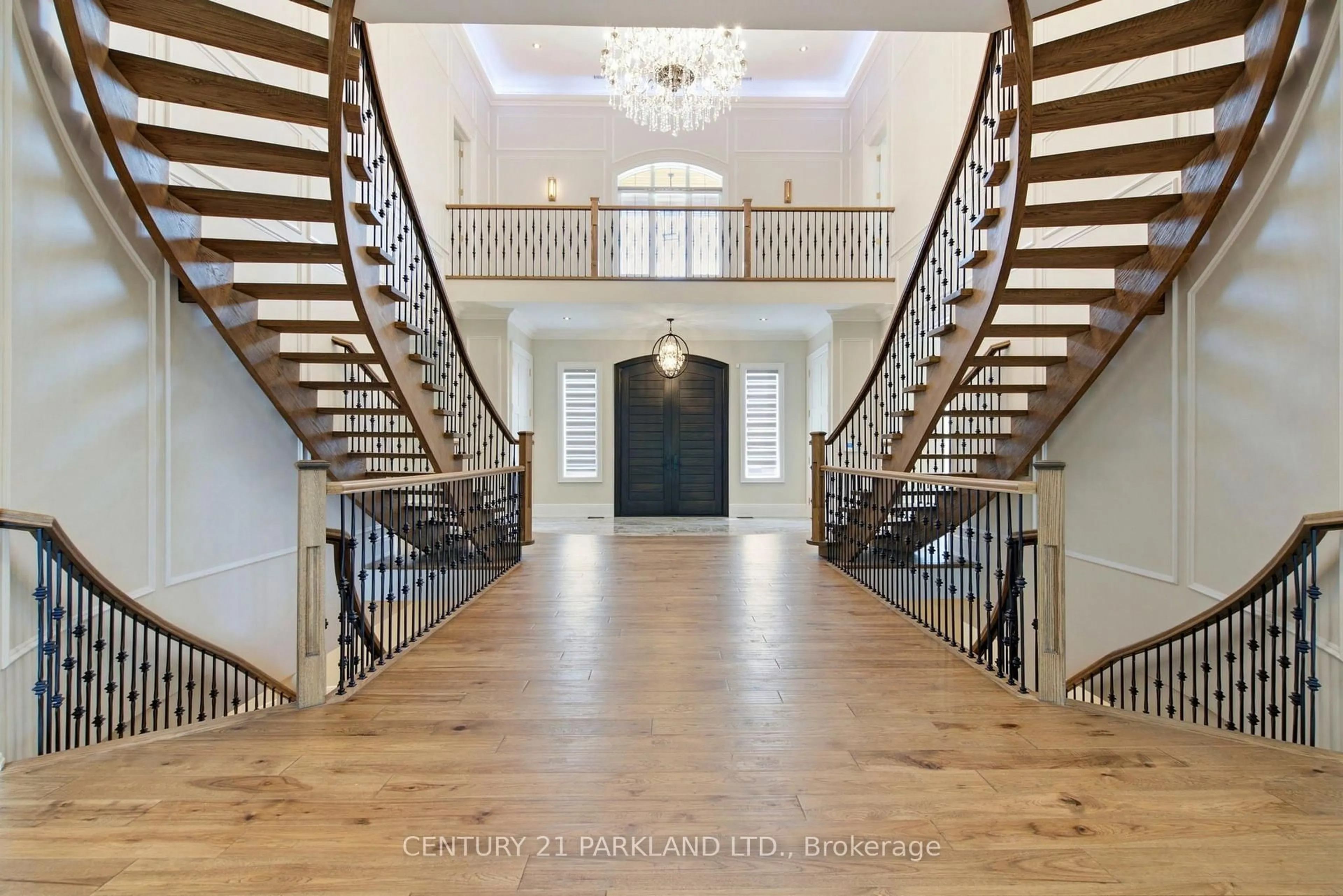 Indoor foyer for 12 Hollywood Cres, King Ontario L0G 1N0