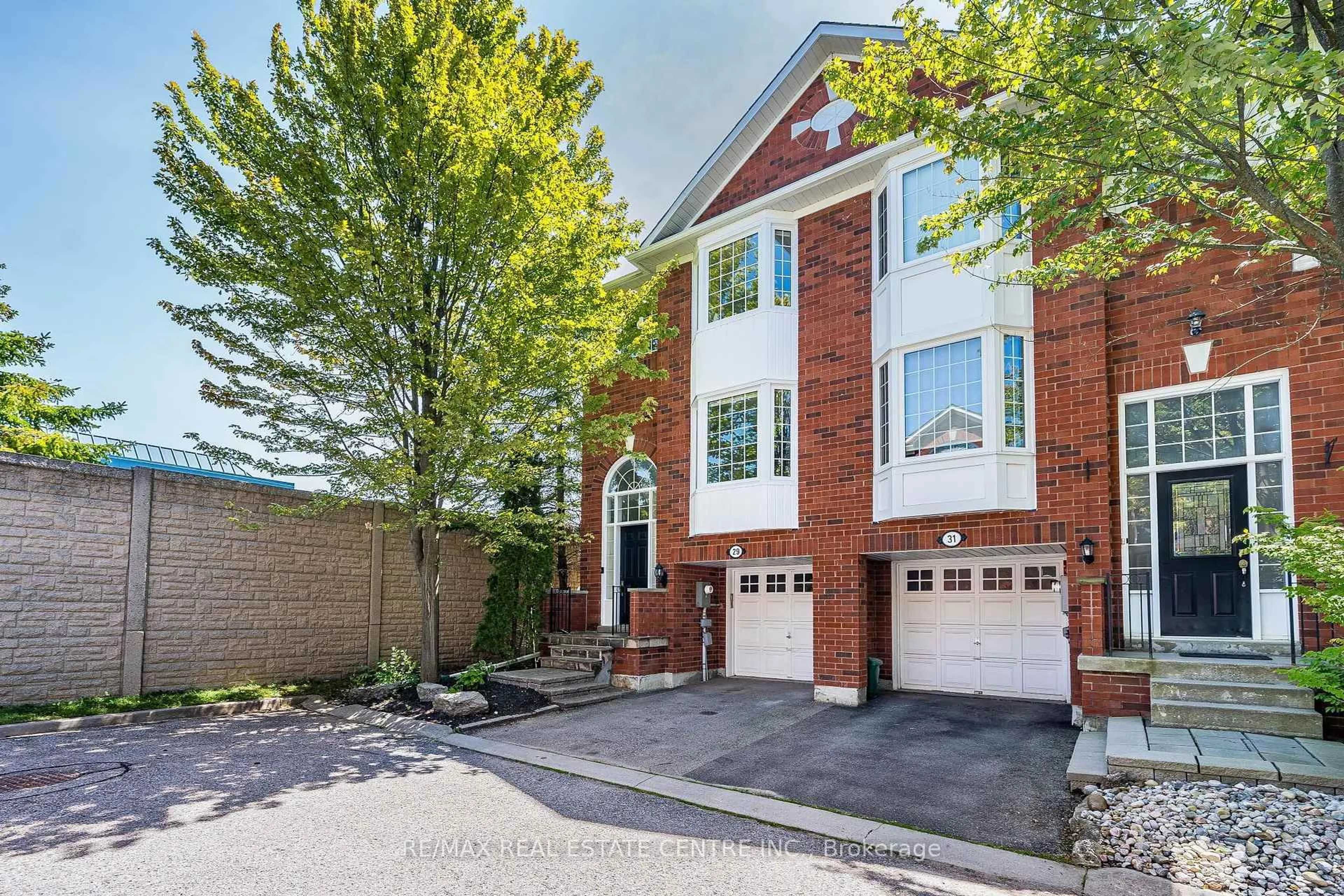 Home with brick exterior material, street for 29 Mosaics Ave, Aurora Ontario L4G 7L5