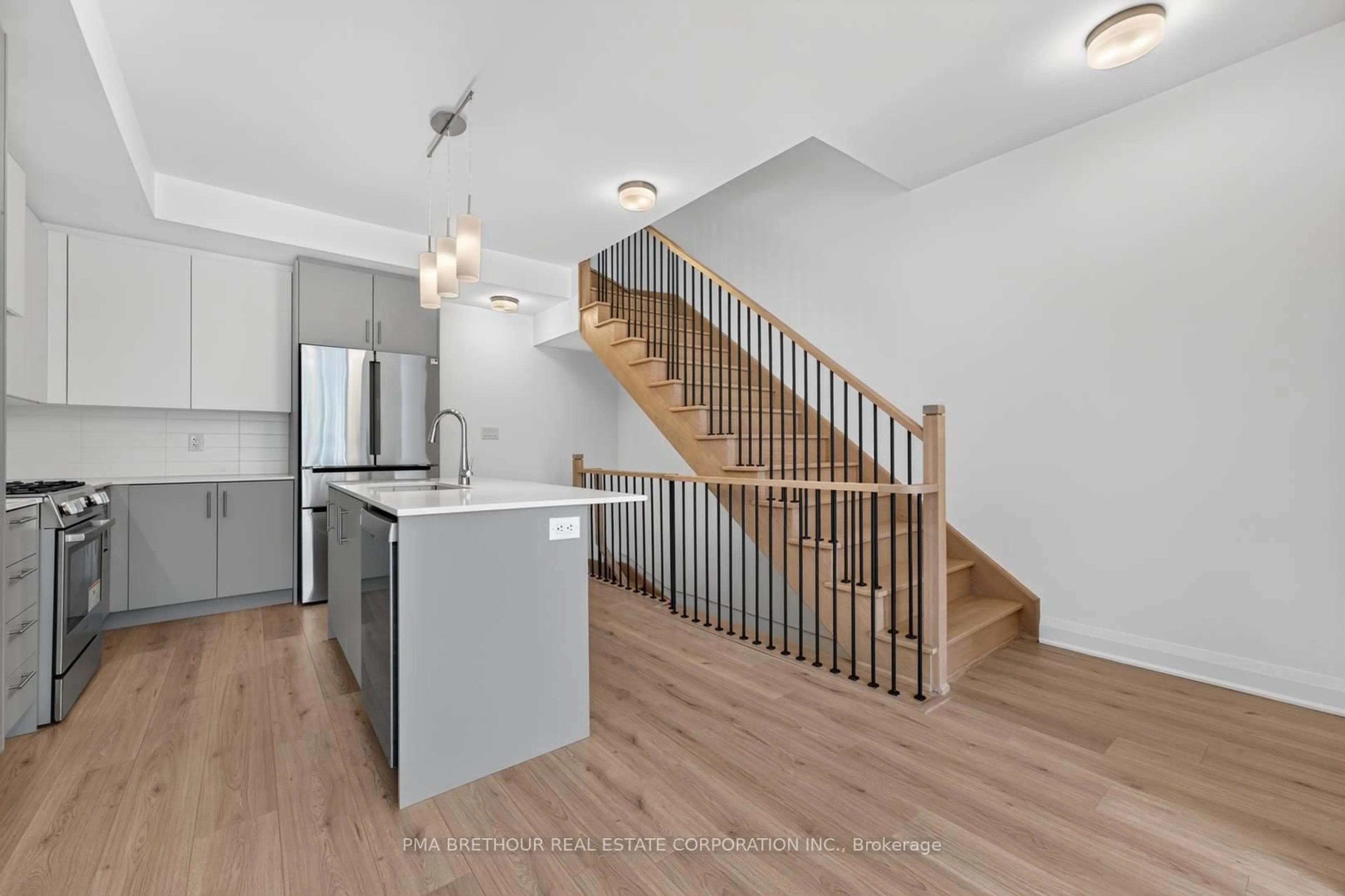 Open concept kitchen, unknown for 52 Burleigh Mews, Vaughan Ontario L4J 8A2