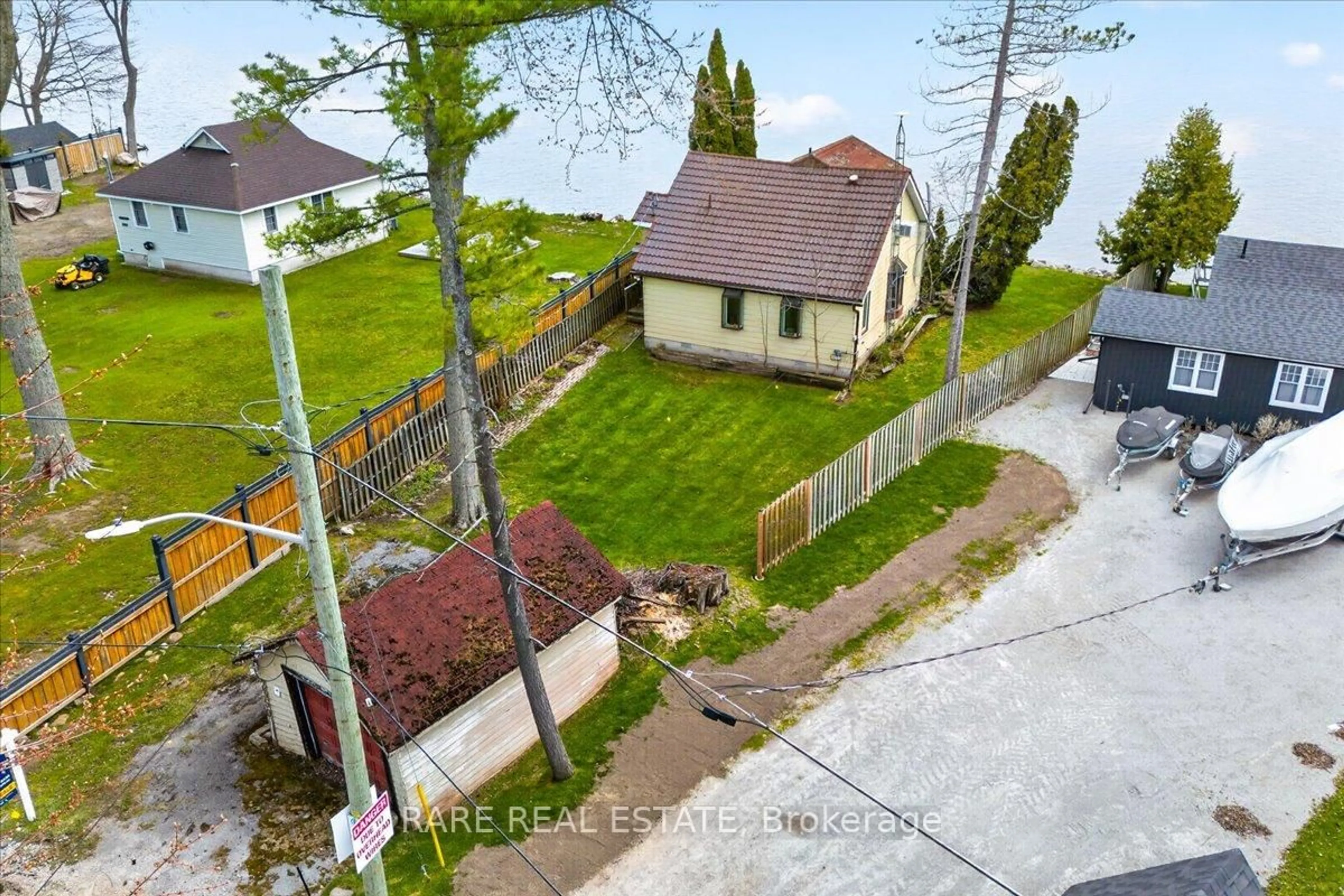 A pic from outside/outdoor area/front of a property/back of a property/a pic from drone, street for 2350 Bonsecour Ave, Innisfil Ontario L9S 3X3
