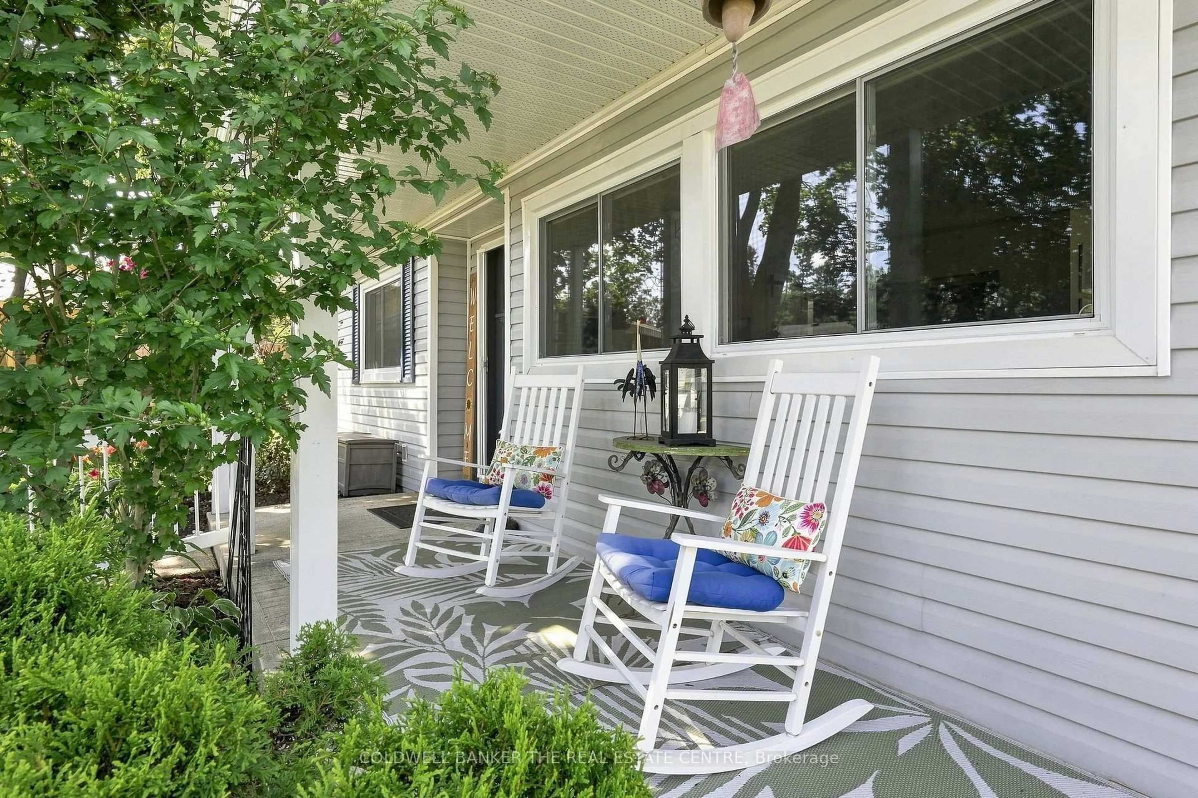 Patio, street for 22 Western Ave, Innisfil Ontario L9S 1M1