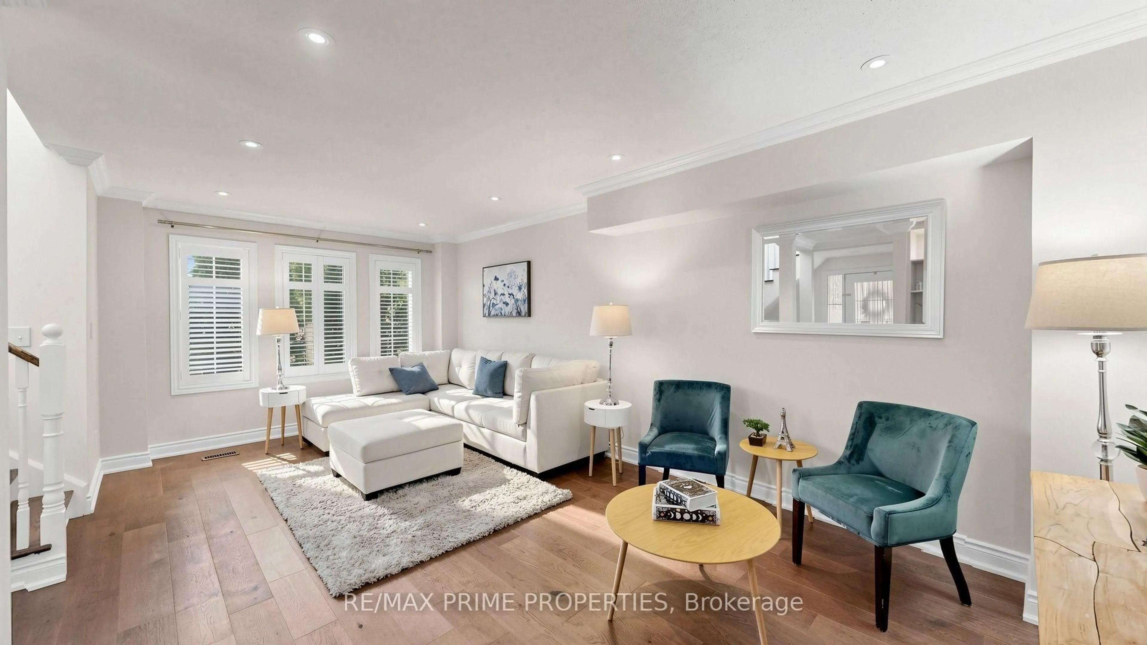 Living room with furniture, unknown for 499 White's Hill Ave, Markham Ontario L6B 0J8
