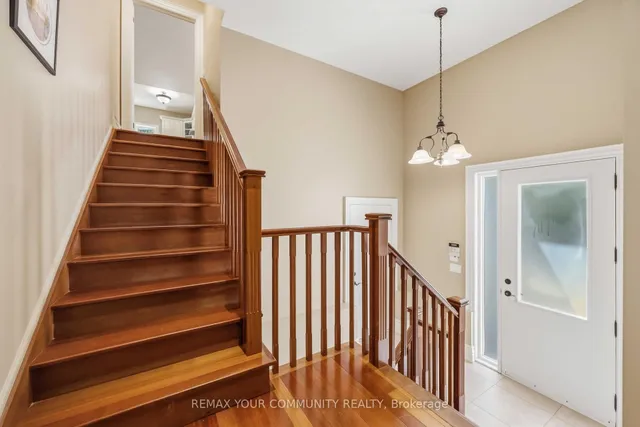 46 Lake Woods Dr, Whitchurch-Stouffville 3