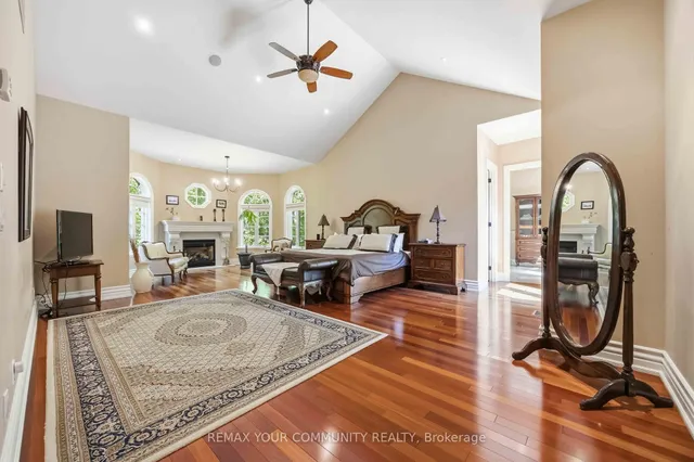 46 Lake Woods Dr, Whitchurch-Stouffville 2