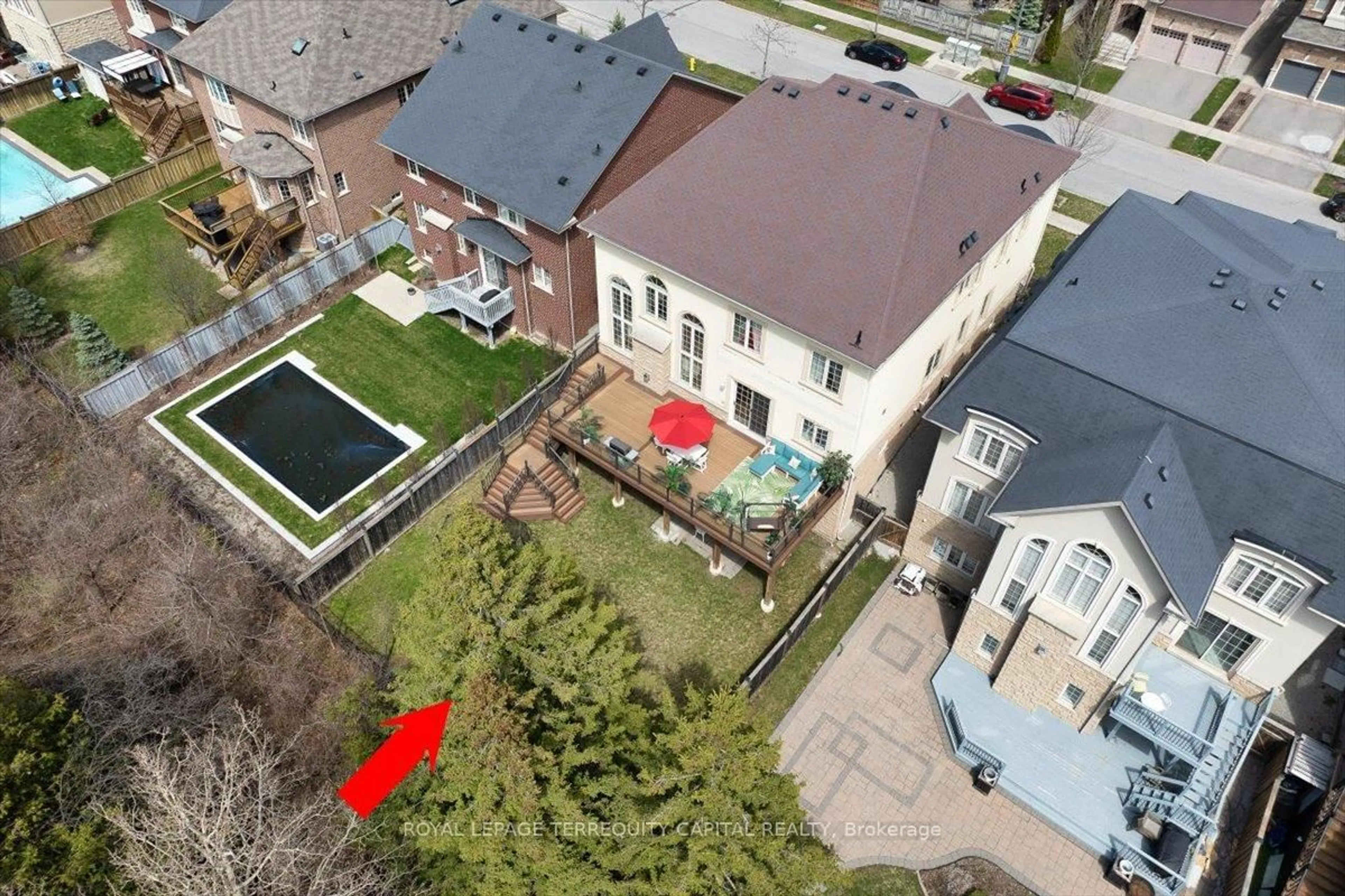 A pic from outside/outdoor area/front of a property/back of a property/a pic from drone, street for 147 Lady Nadia Dr, Vaughan Ontario L6A 4E6