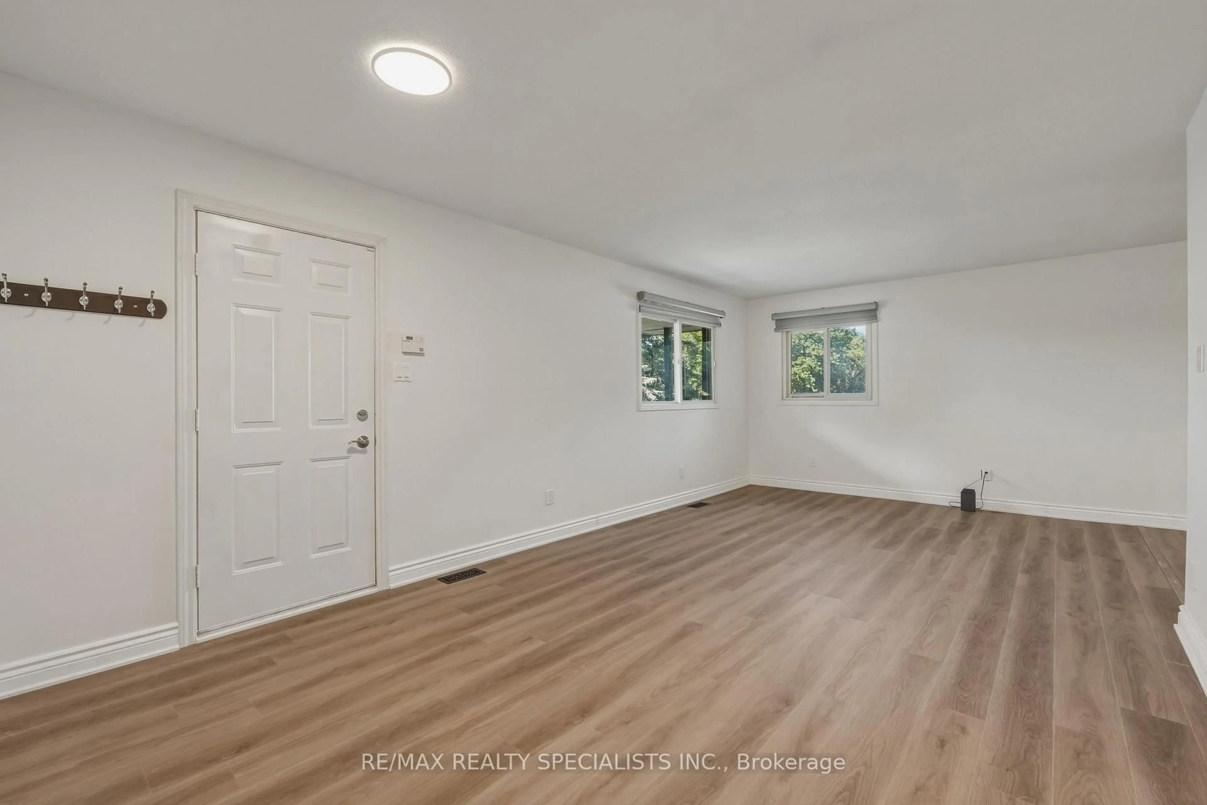 A pic of a room for 29 Campion Crt, Georgina Ontario L4P 3N1