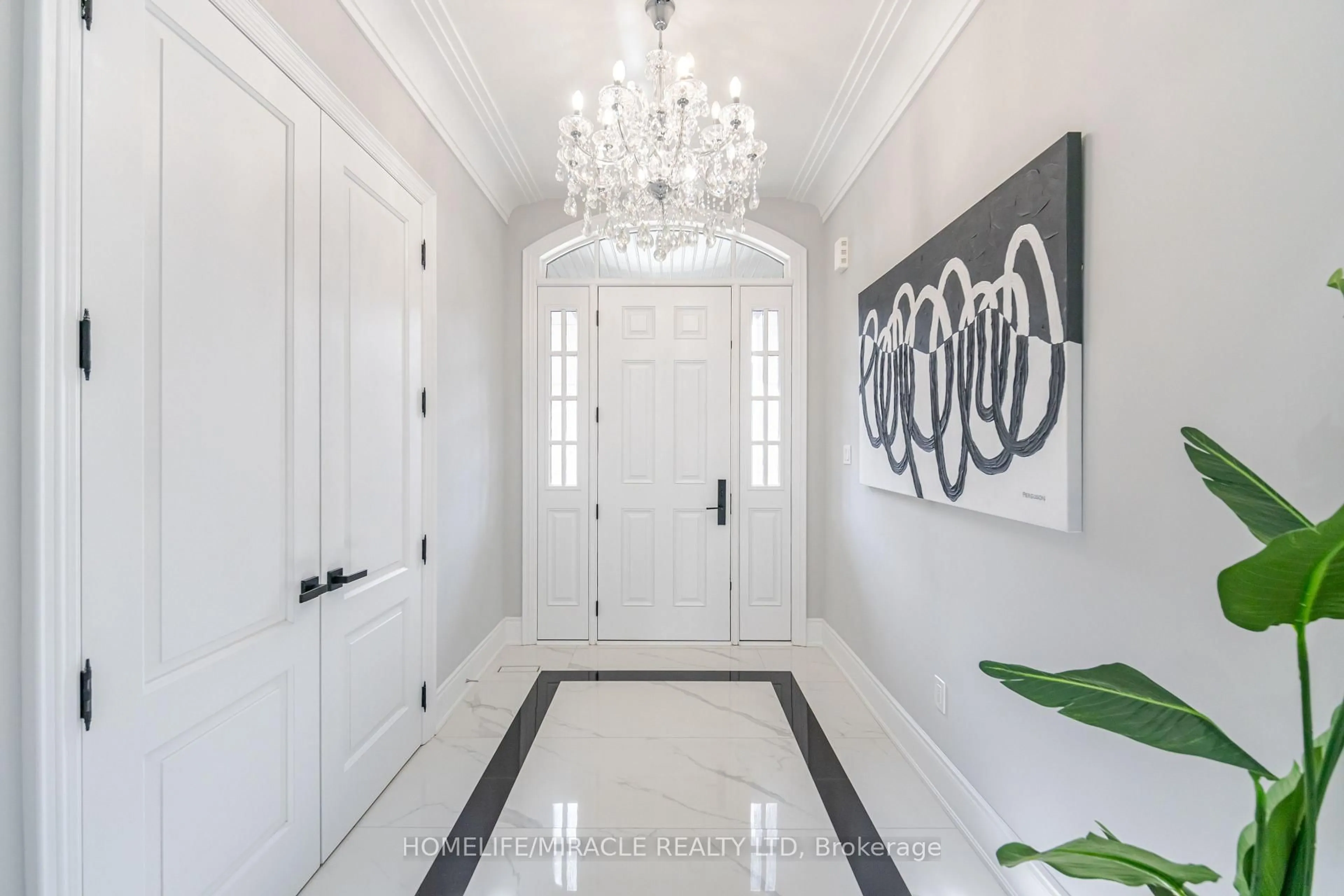 Indoor entryway for 6 Stokes Dr, King Ontario L7B 0P7