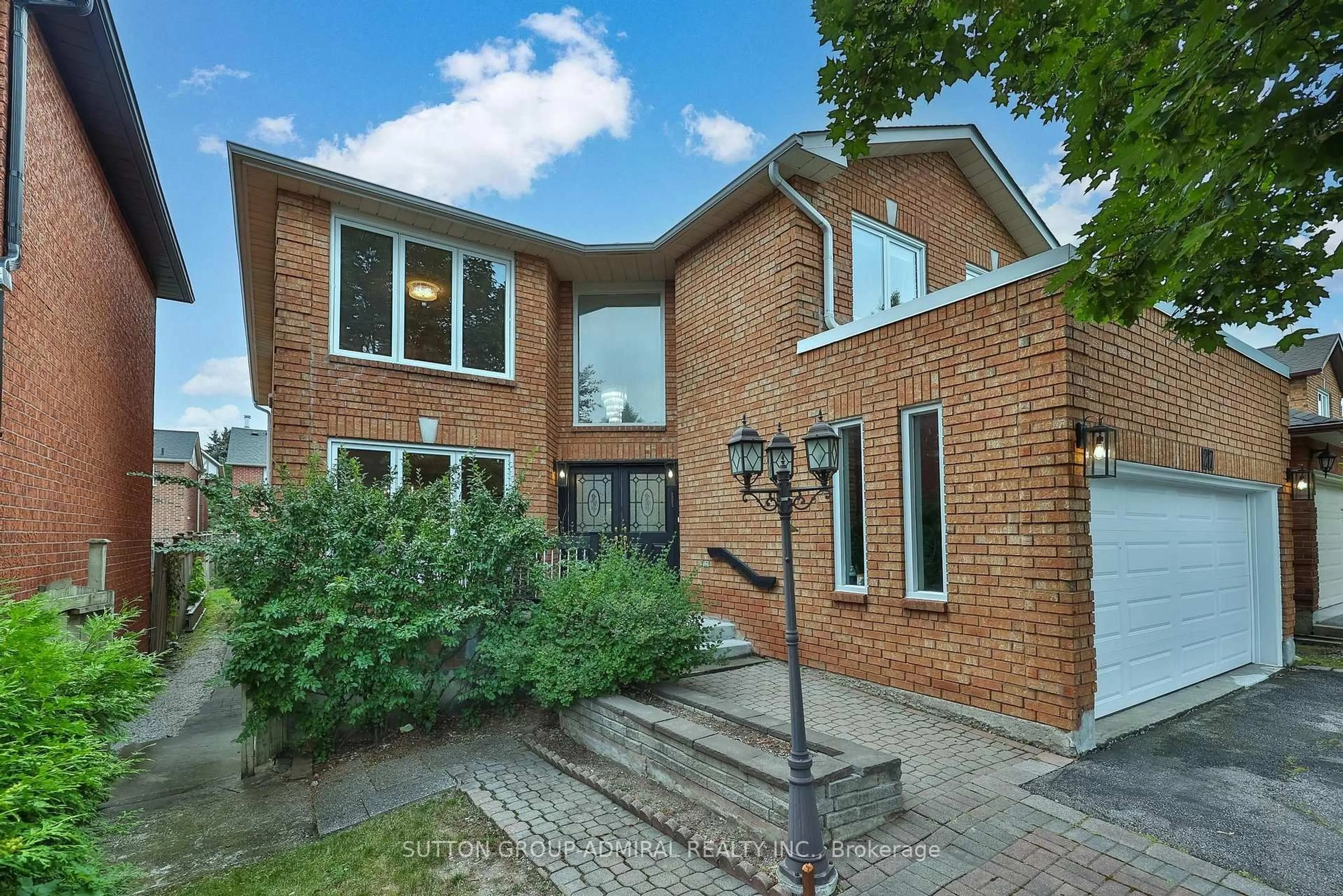 Home with brick exterior material, street for 27 Green Acres Rd, Vaughan Ontario L4J 4S2