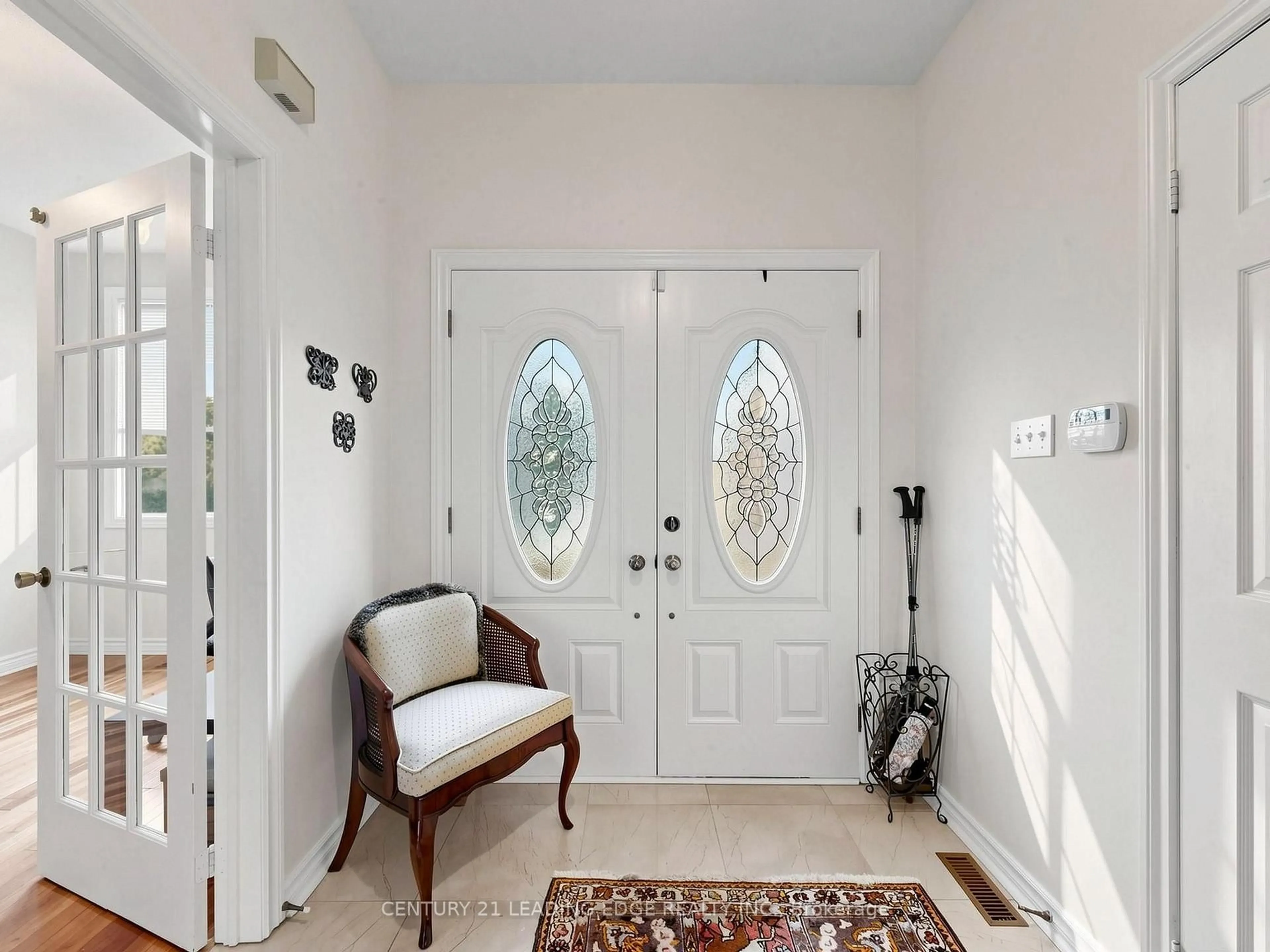 Indoor entryway for 379 Manhattan Dr, Markham Ontario L3P 1J2