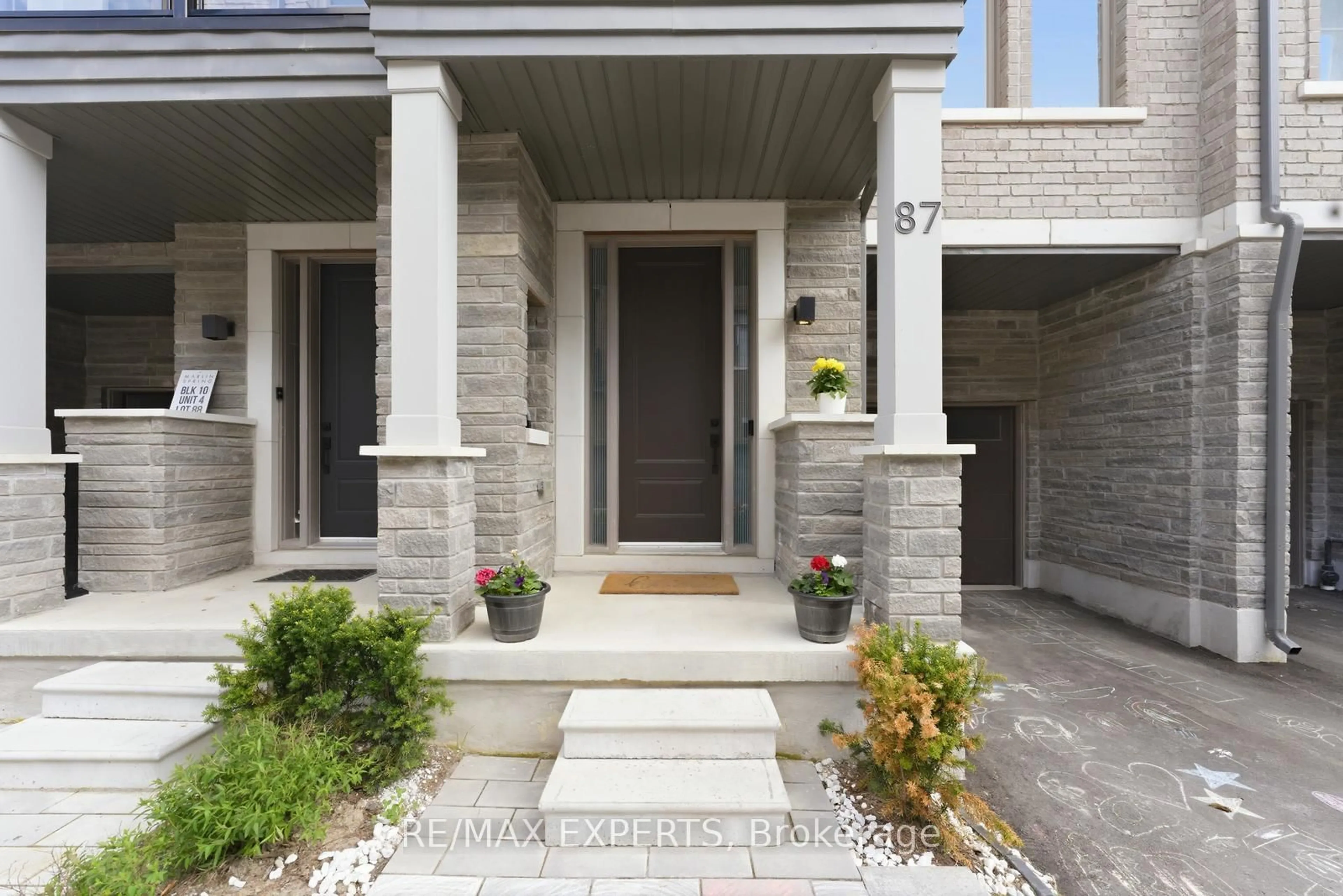 Indoor entryway for 87 De La Roche Dr, Vaughan Ontario L4L 1A6
