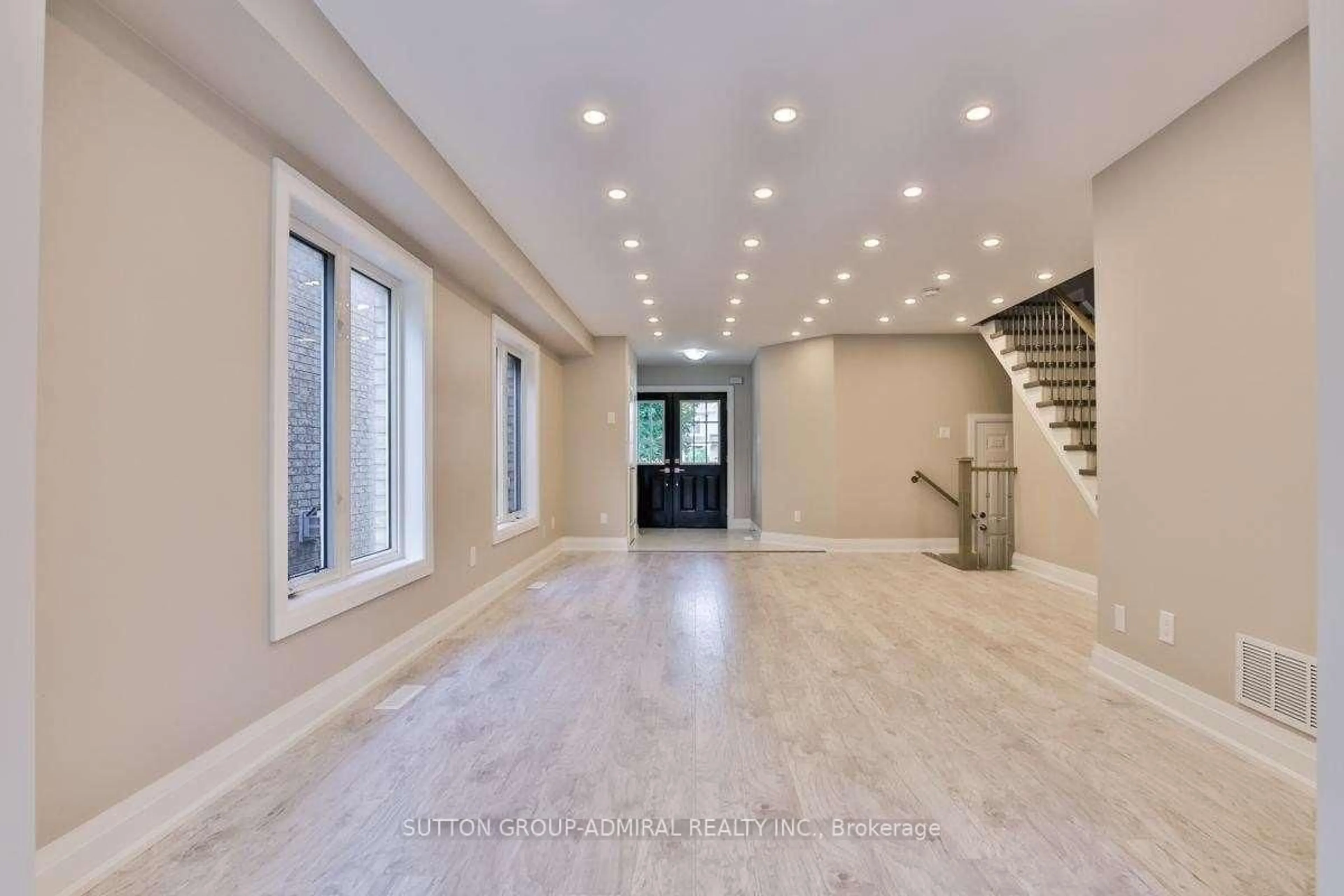 Indoor foyer for 99 Maple Sugar Lane, Vaughan Ontario L4J 8M8