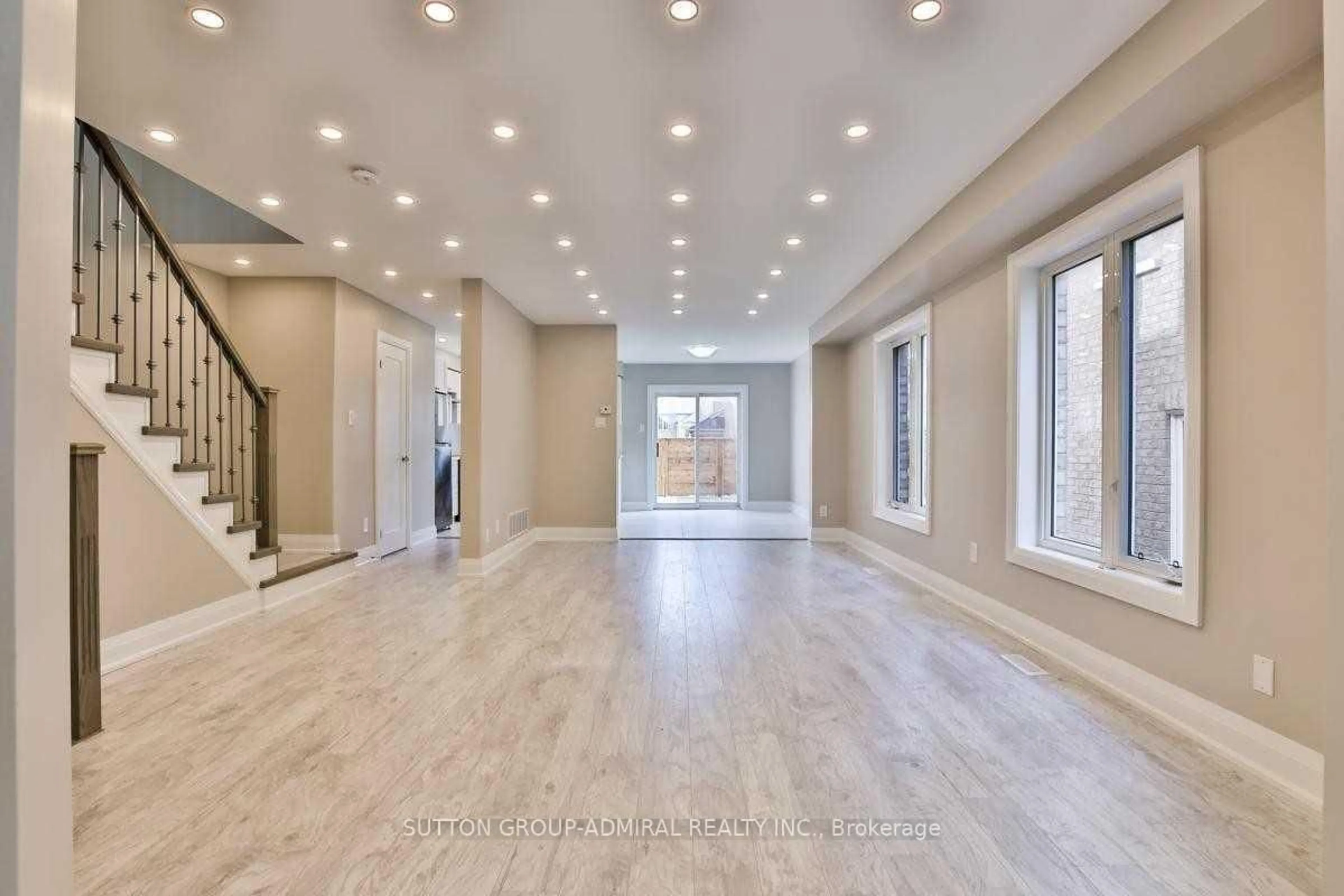 Indoor foyer for 99 Maple Sugar Lane, Vaughan Ontario L4J 8M8
