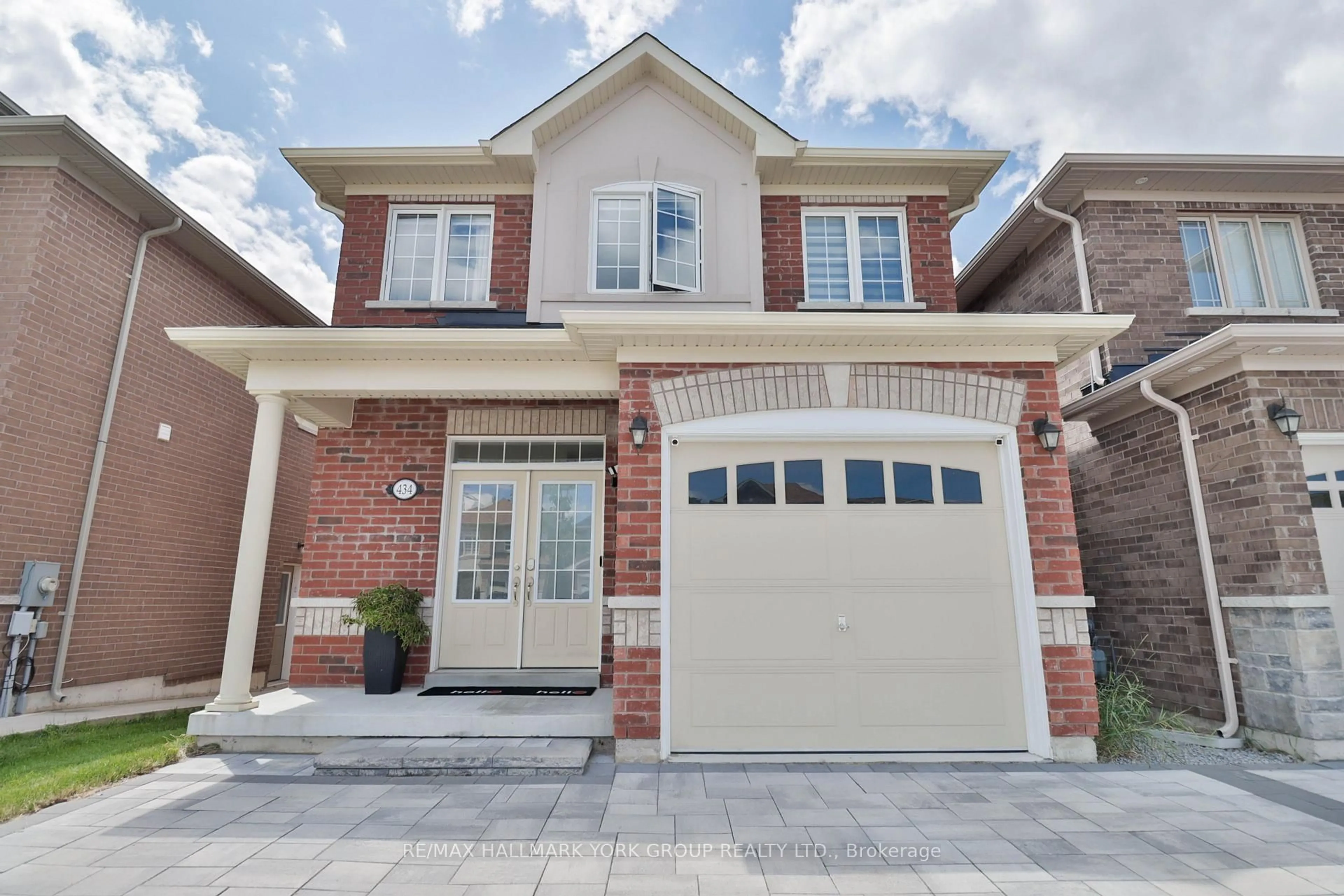 Home with brick exterior material, street for 434 Ritas Ave, Newmarket Ontario L3X 2N1